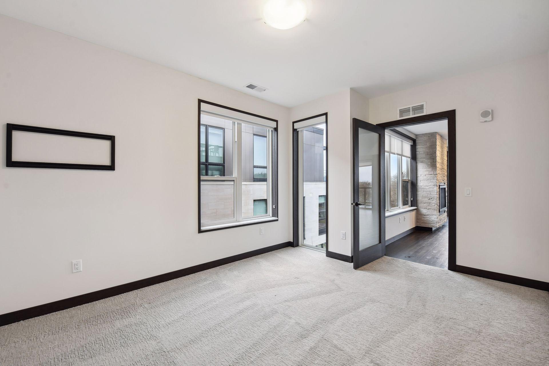 253 Lake Street E Unit: 302