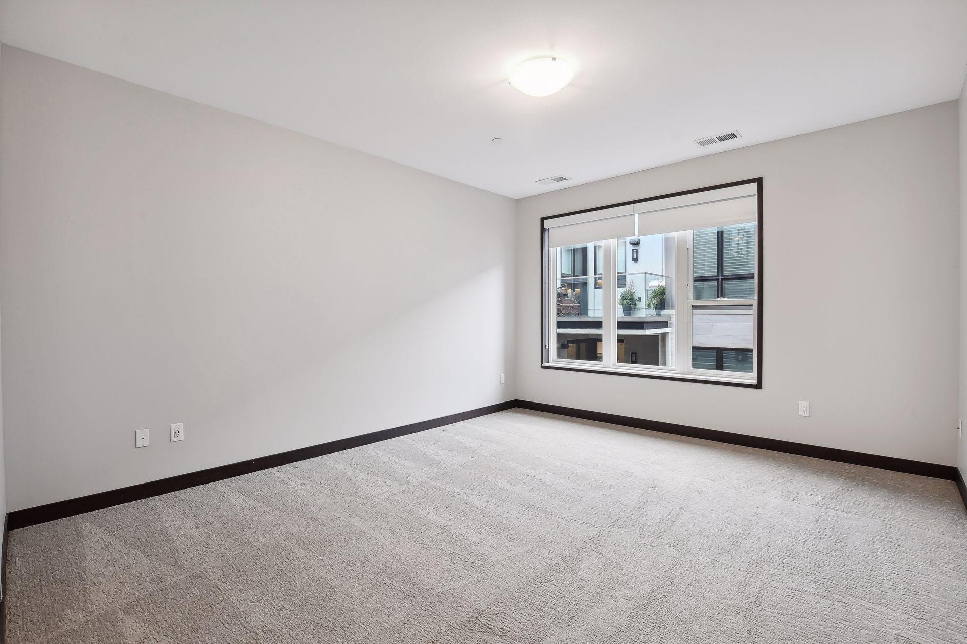 253 Lake Street E Unit: 302