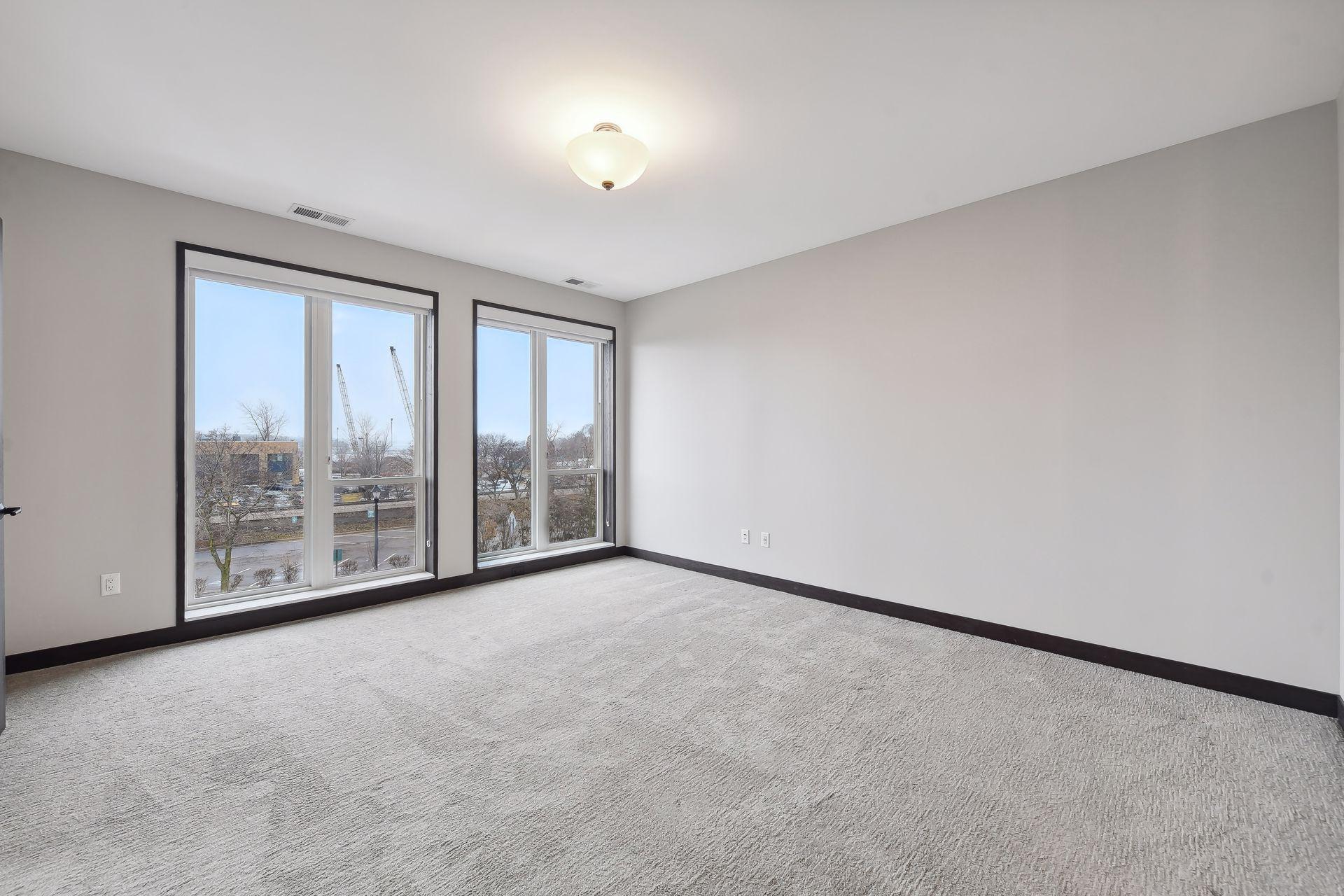 253 Lake Street E Unit: 302