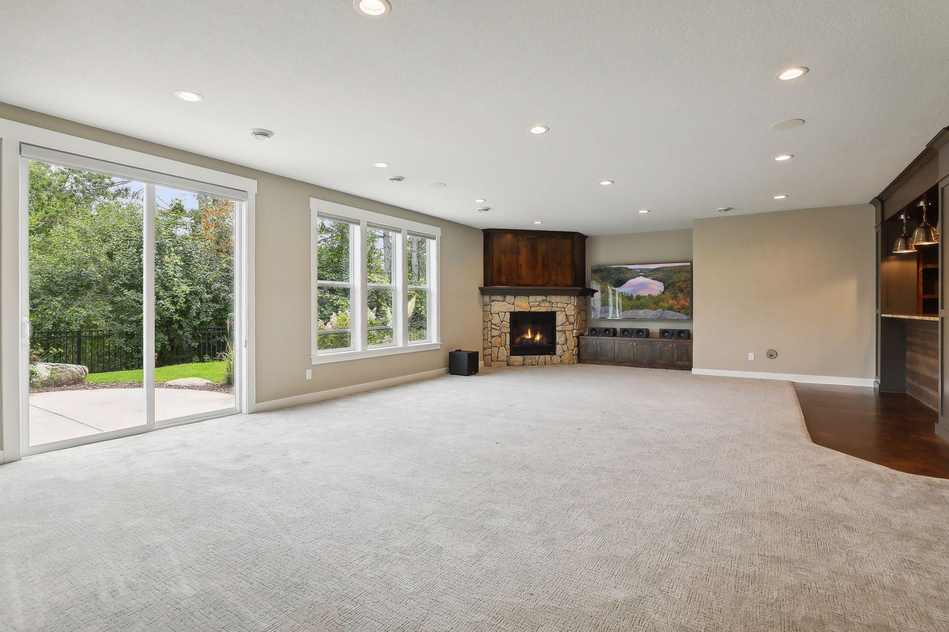 1440 Queensland Lane N