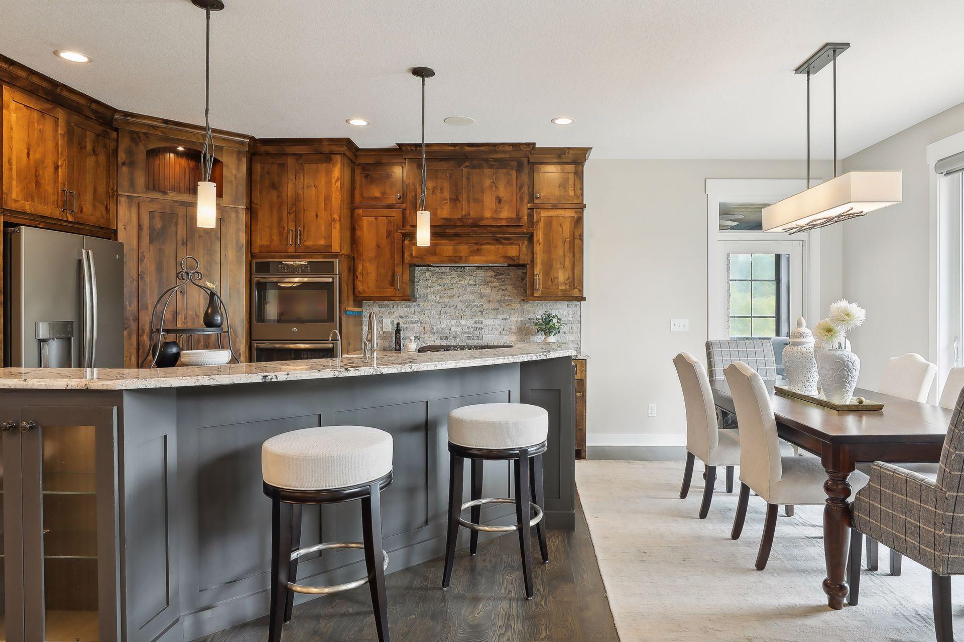 1440 Queensland Lane N