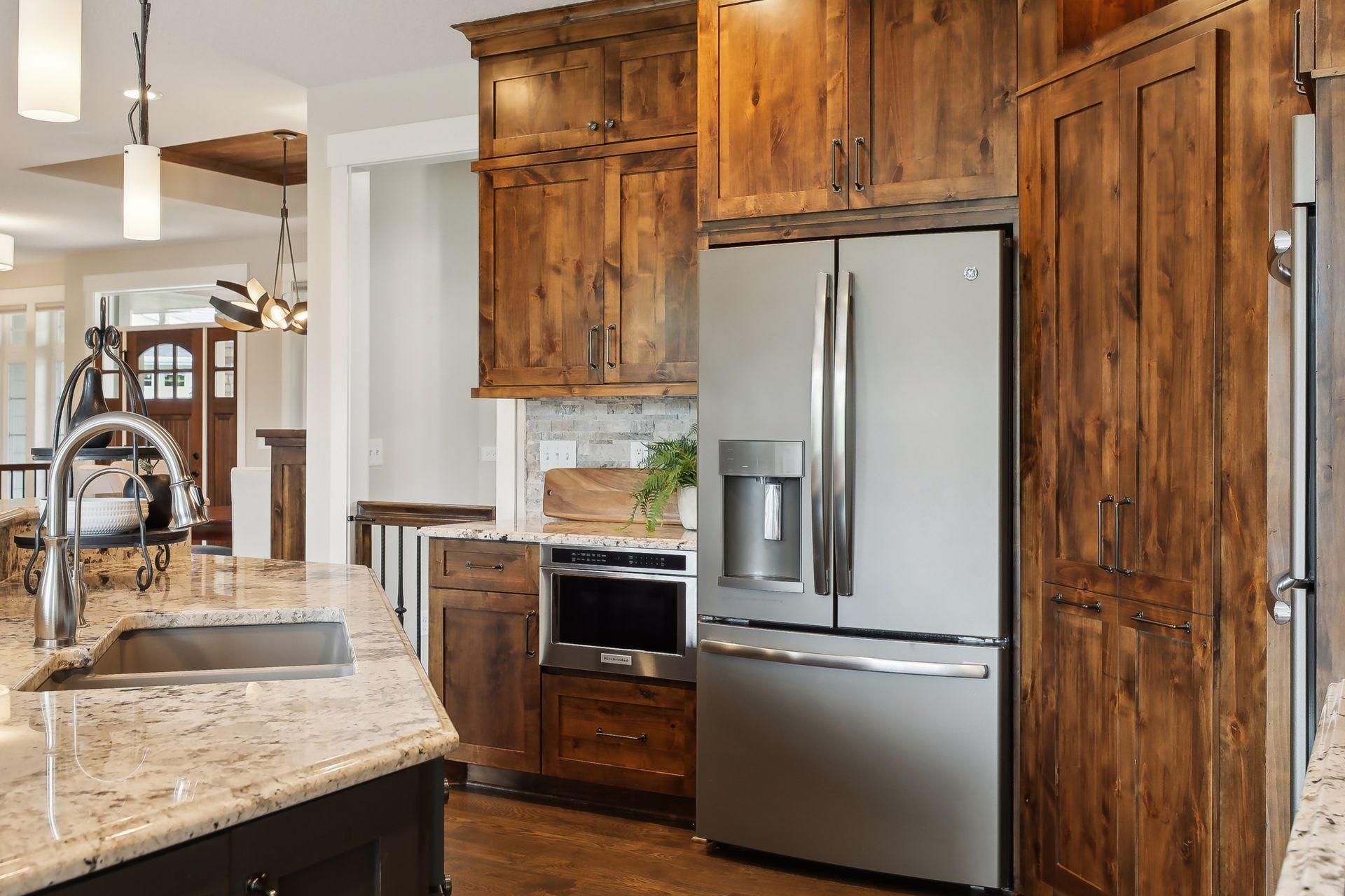 1440 Queensland Lane N