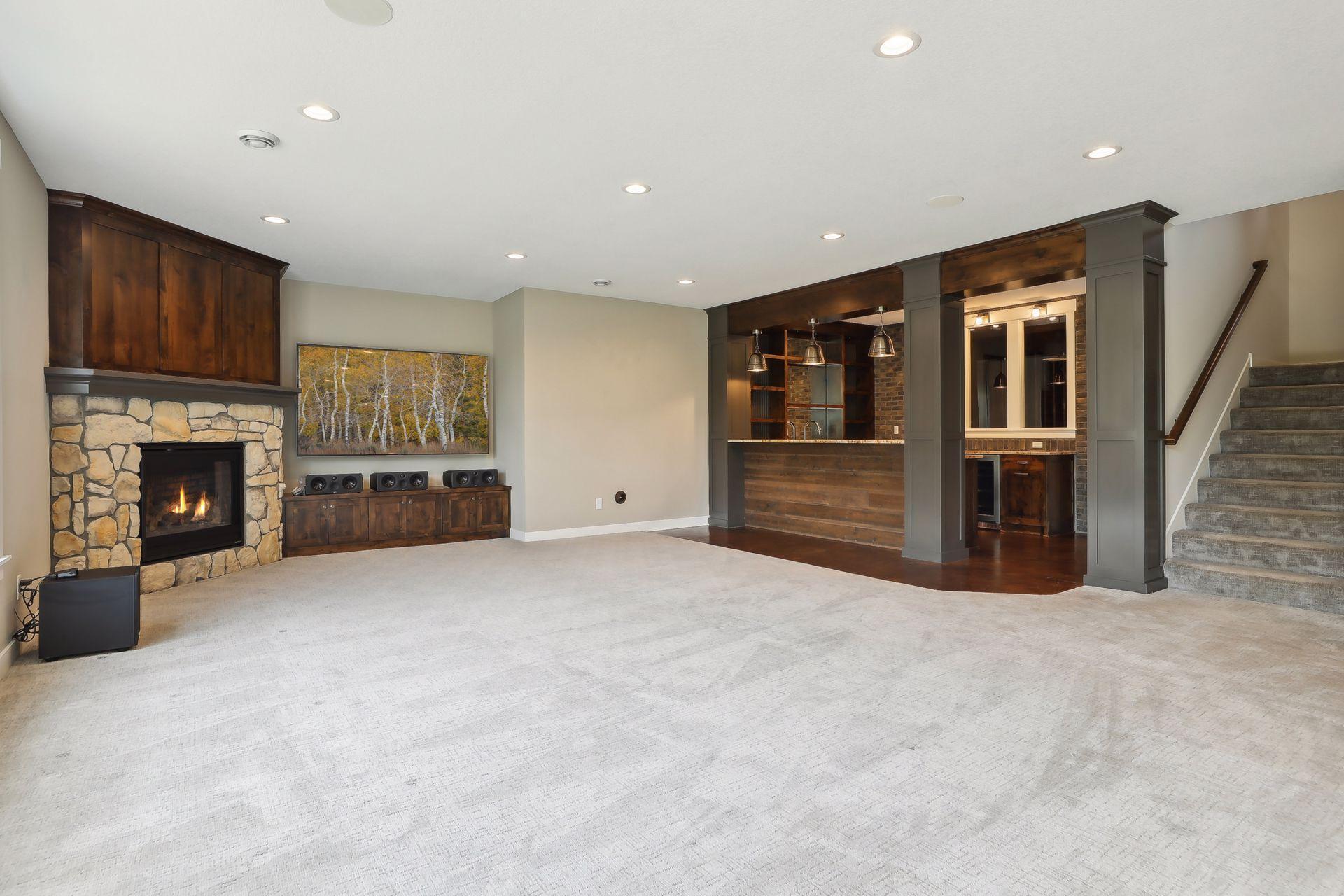 1440 Queensland Lane N