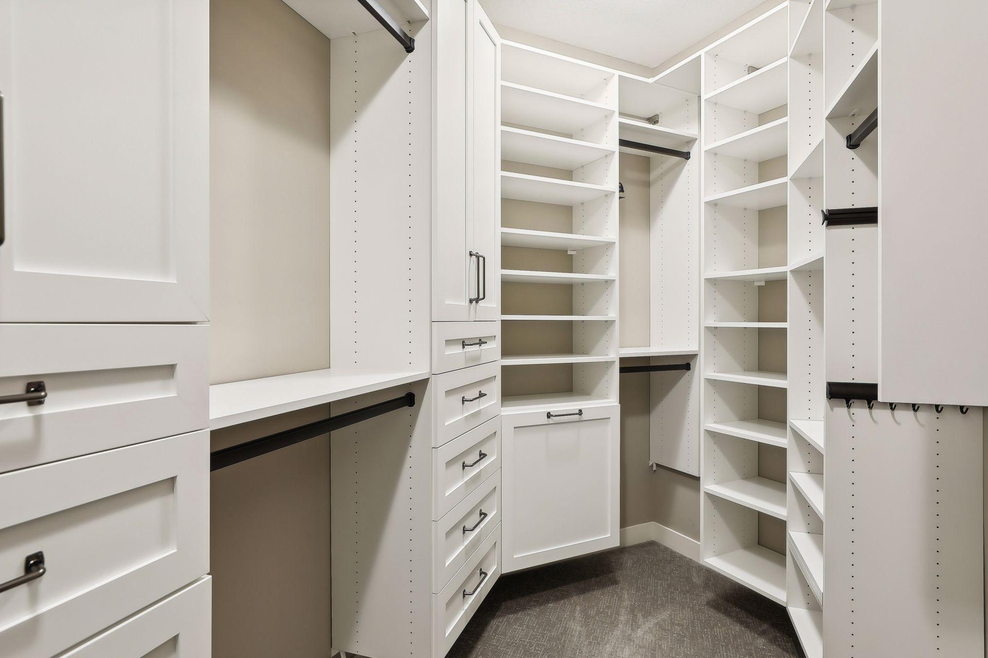 1440 Queensland Lane N