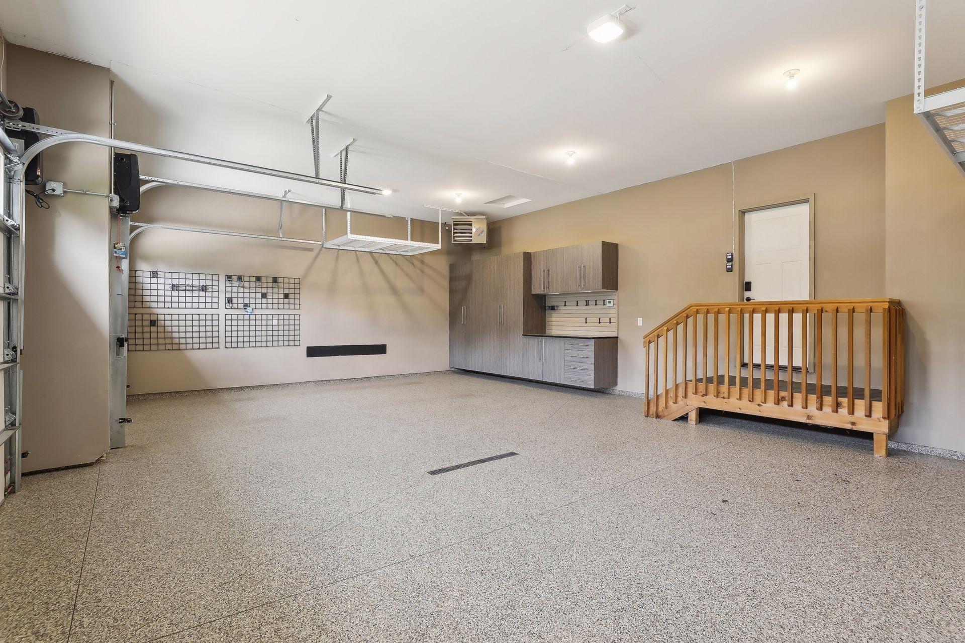 1440 Queensland Lane N