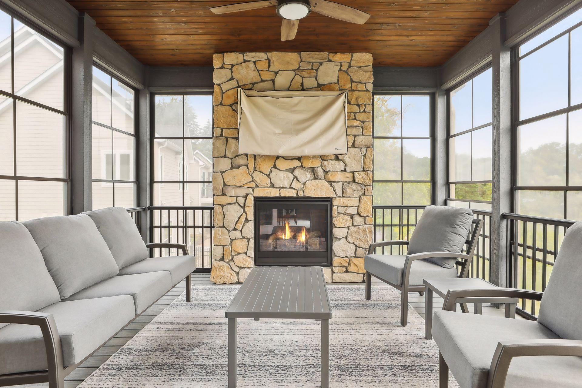 1440 Queensland Lane N