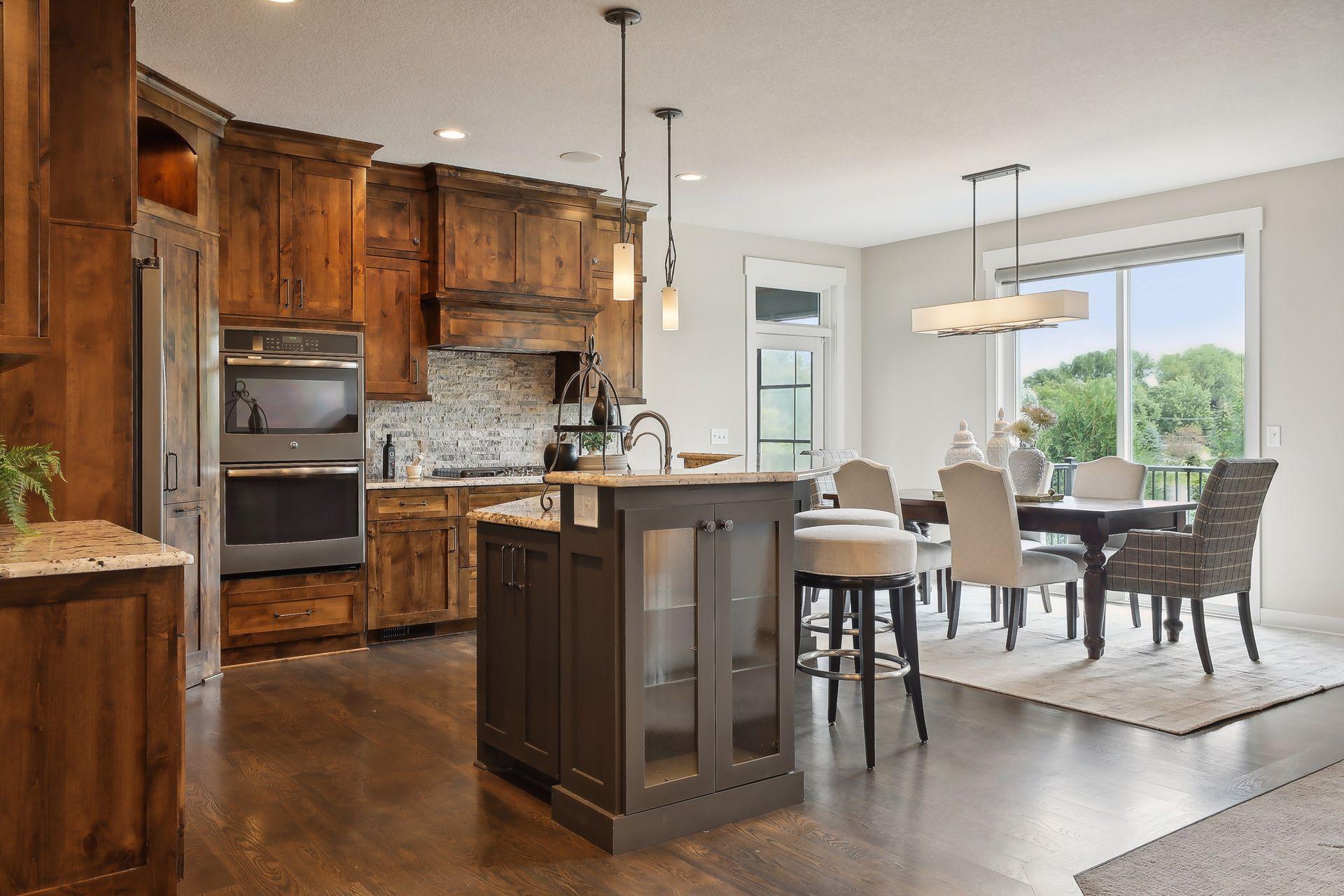 1440 Queensland Lane N