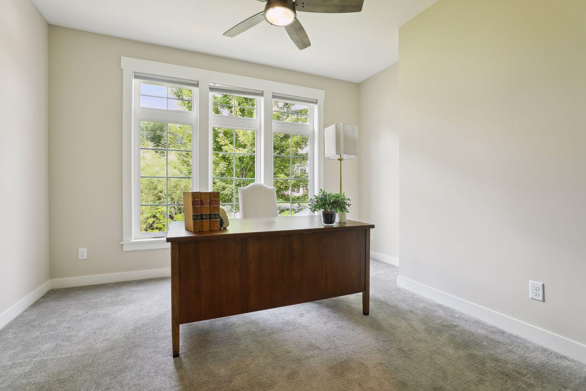 1440 Queensland Lane N