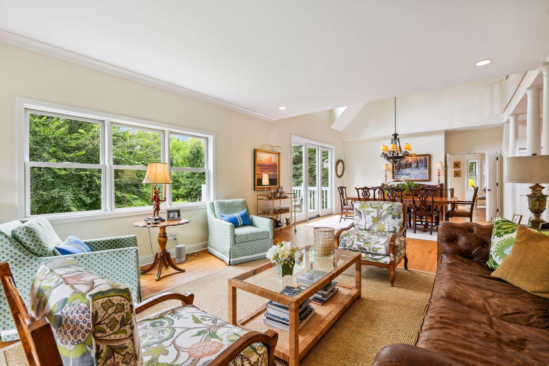 1100 Knoll Manor Road