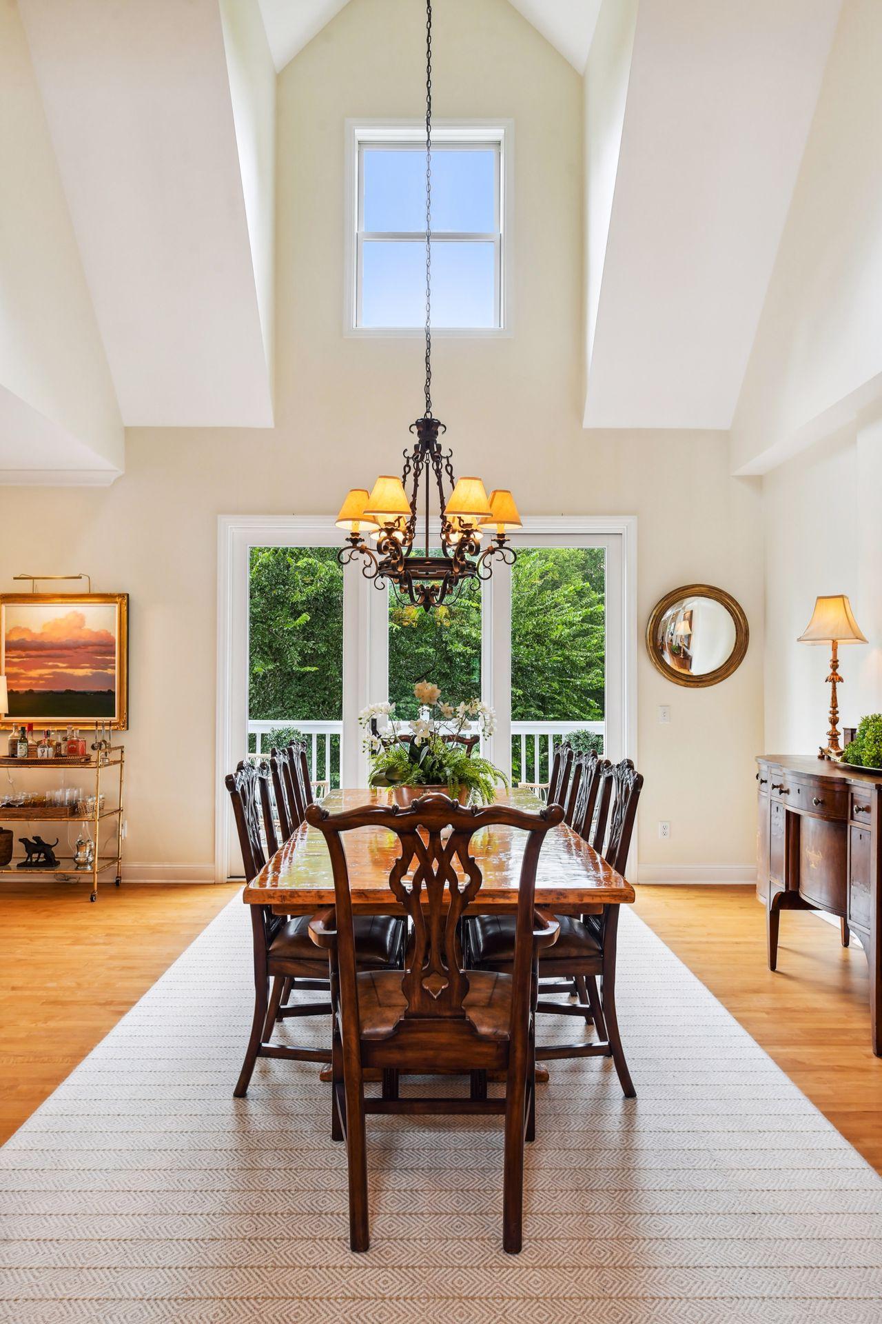 1100 Knoll Manor Road