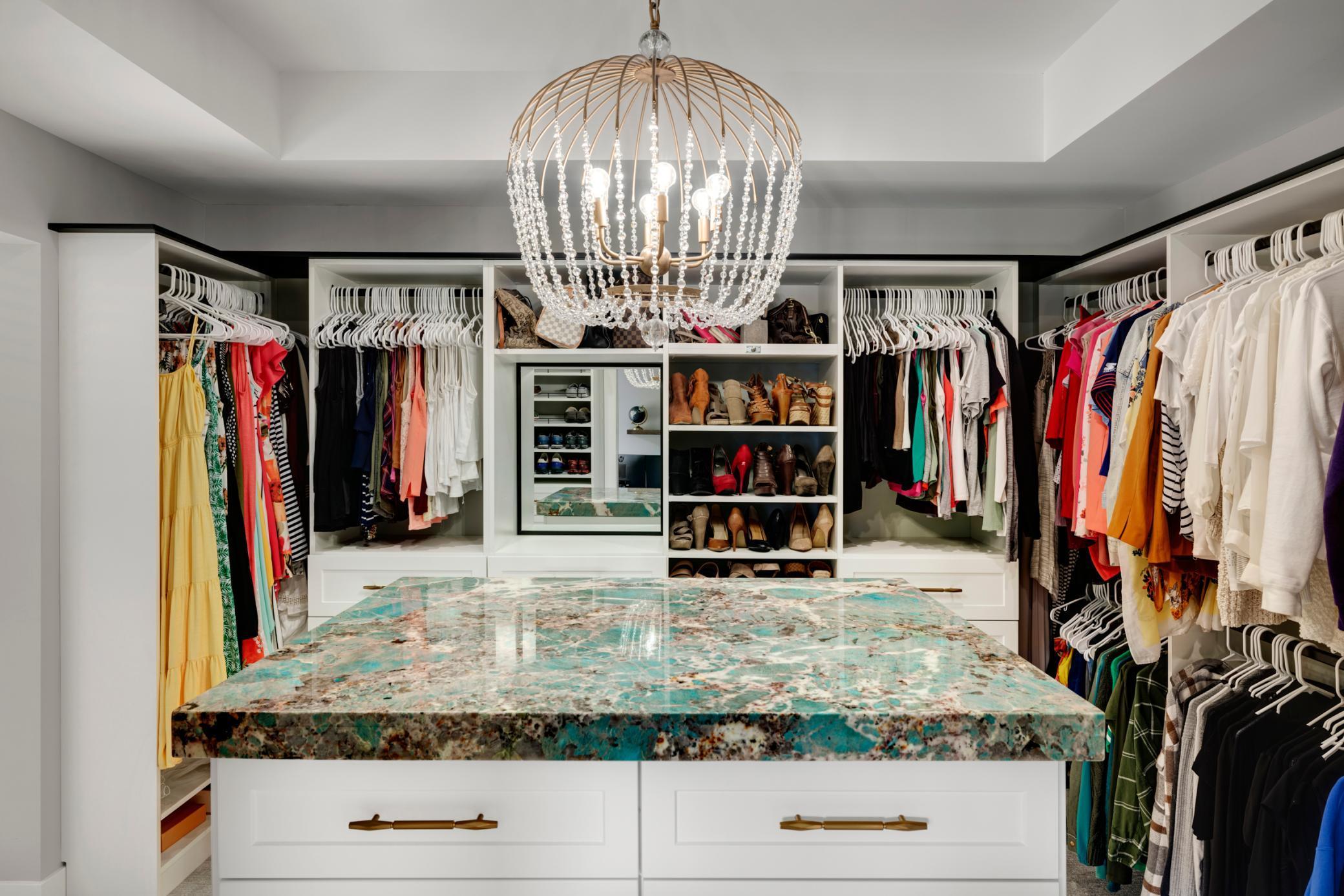6525 Hawks Pointe Lane
