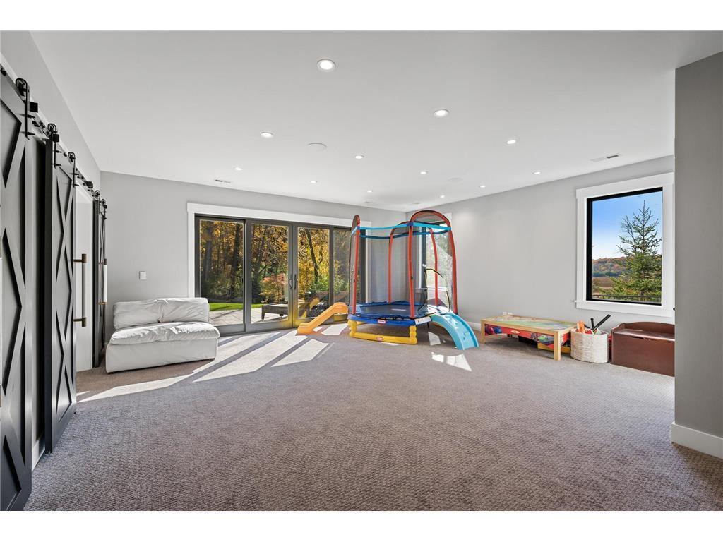 6525 Hawks Pointe Lane