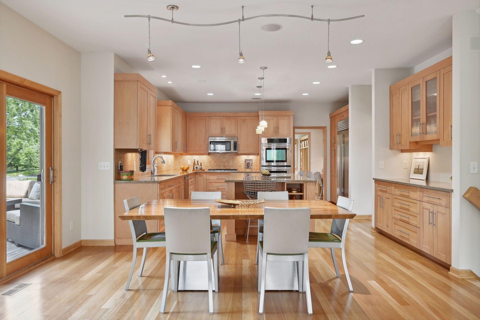 4495 Fountain Lane N