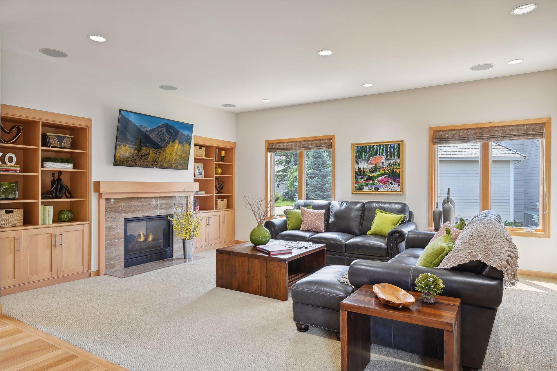 4495 Fountain Lane N