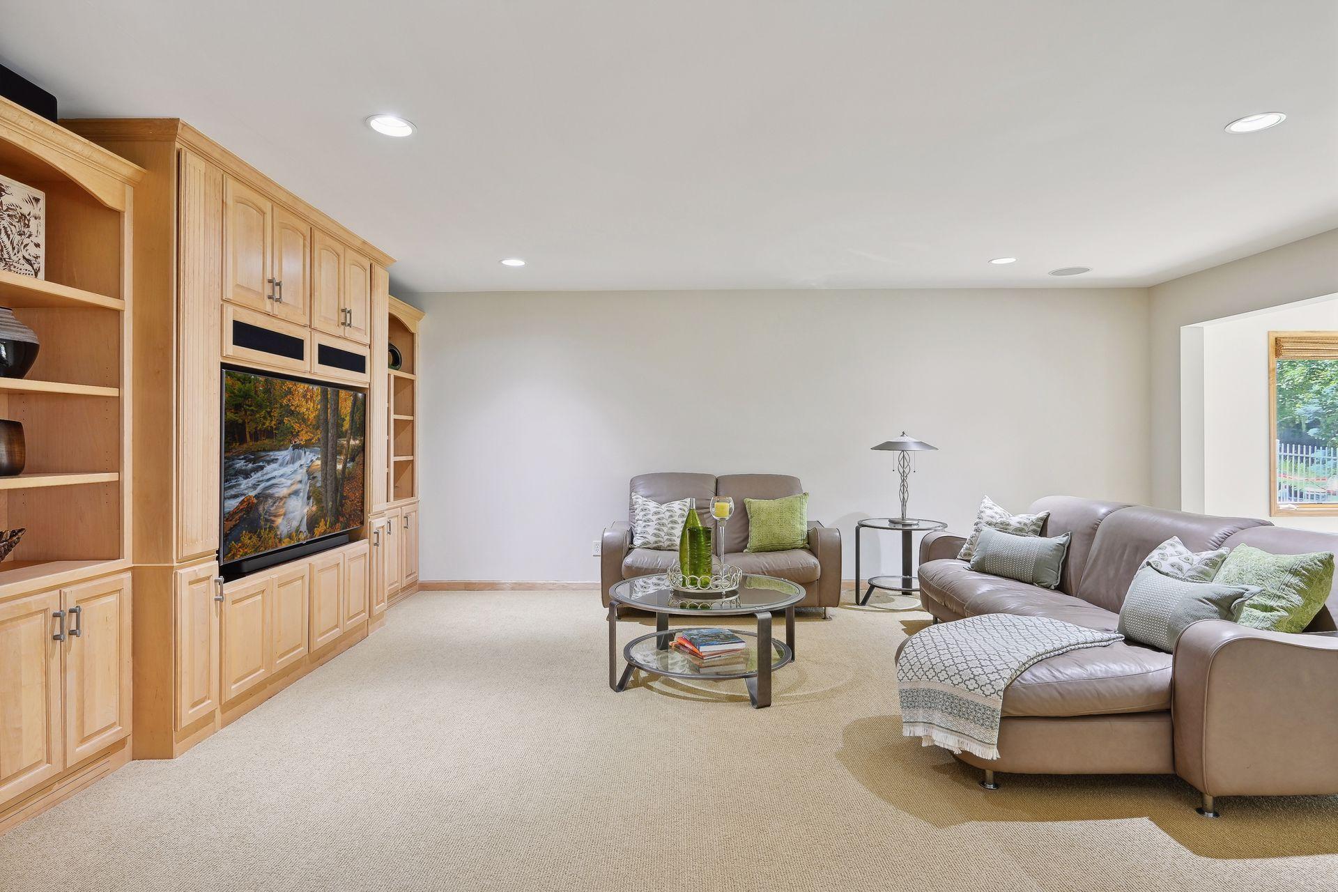 4495 Fountain Lane N