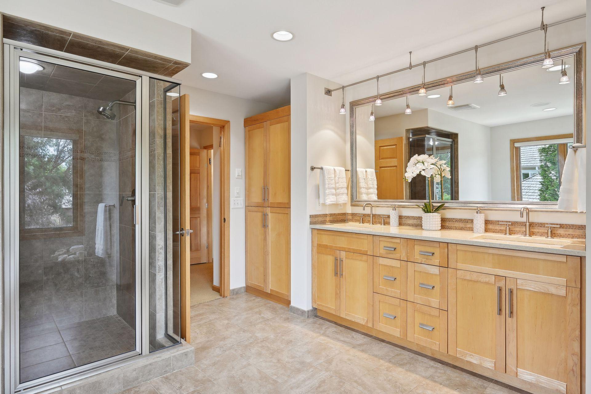 4495 Fountain Lane N