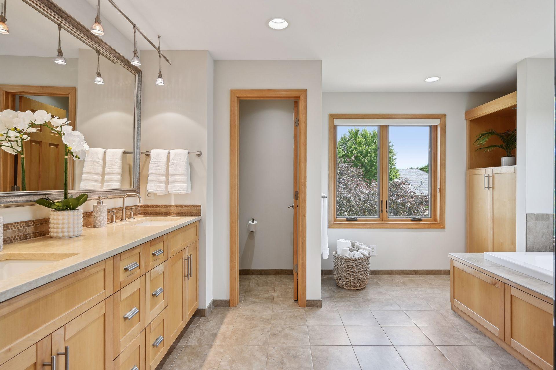 4495 Fountain Lane N