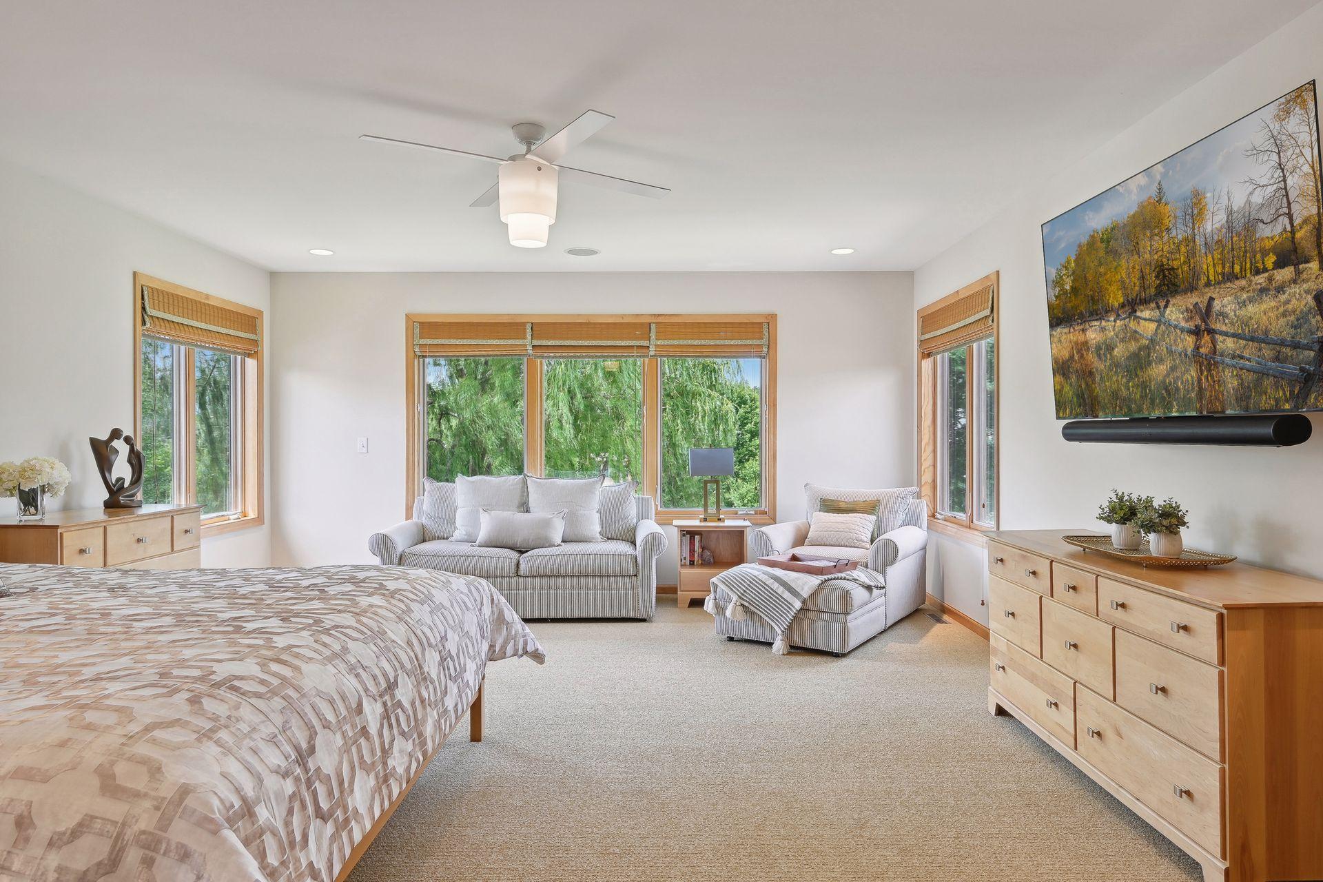 4495 Fountain Lane N