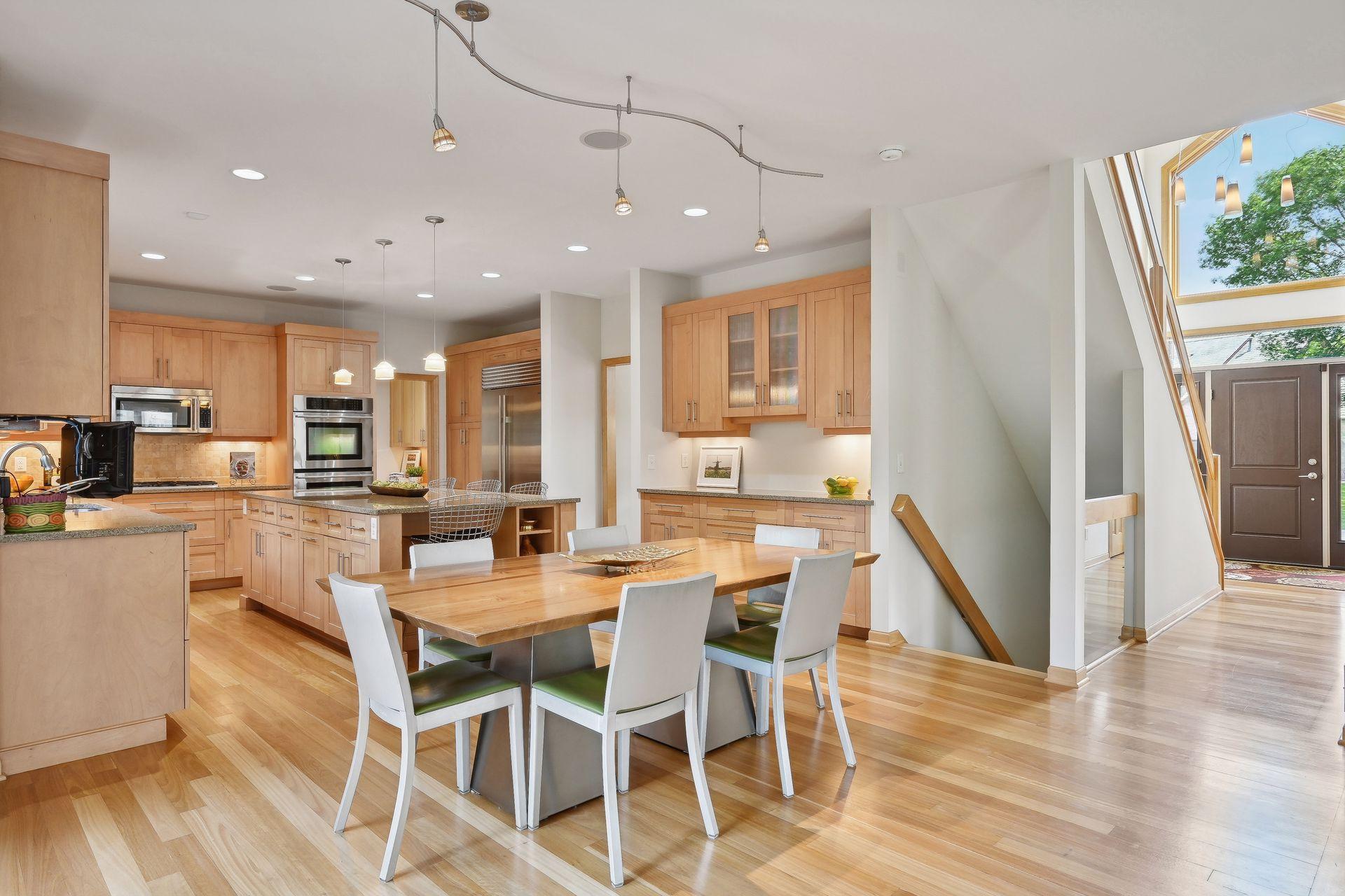 4495 Fountain Lane N