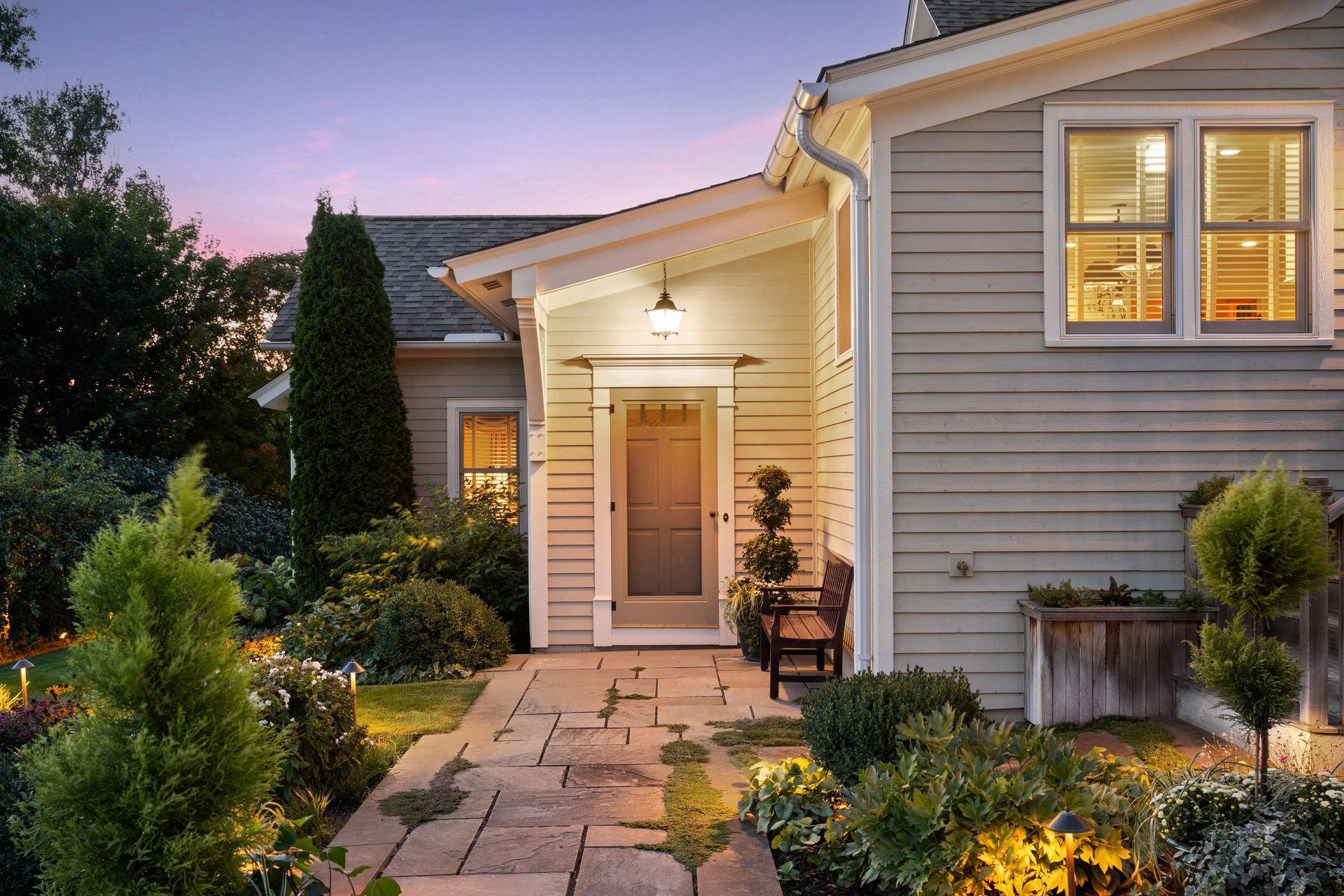 11126 Eastwood Avenue SE