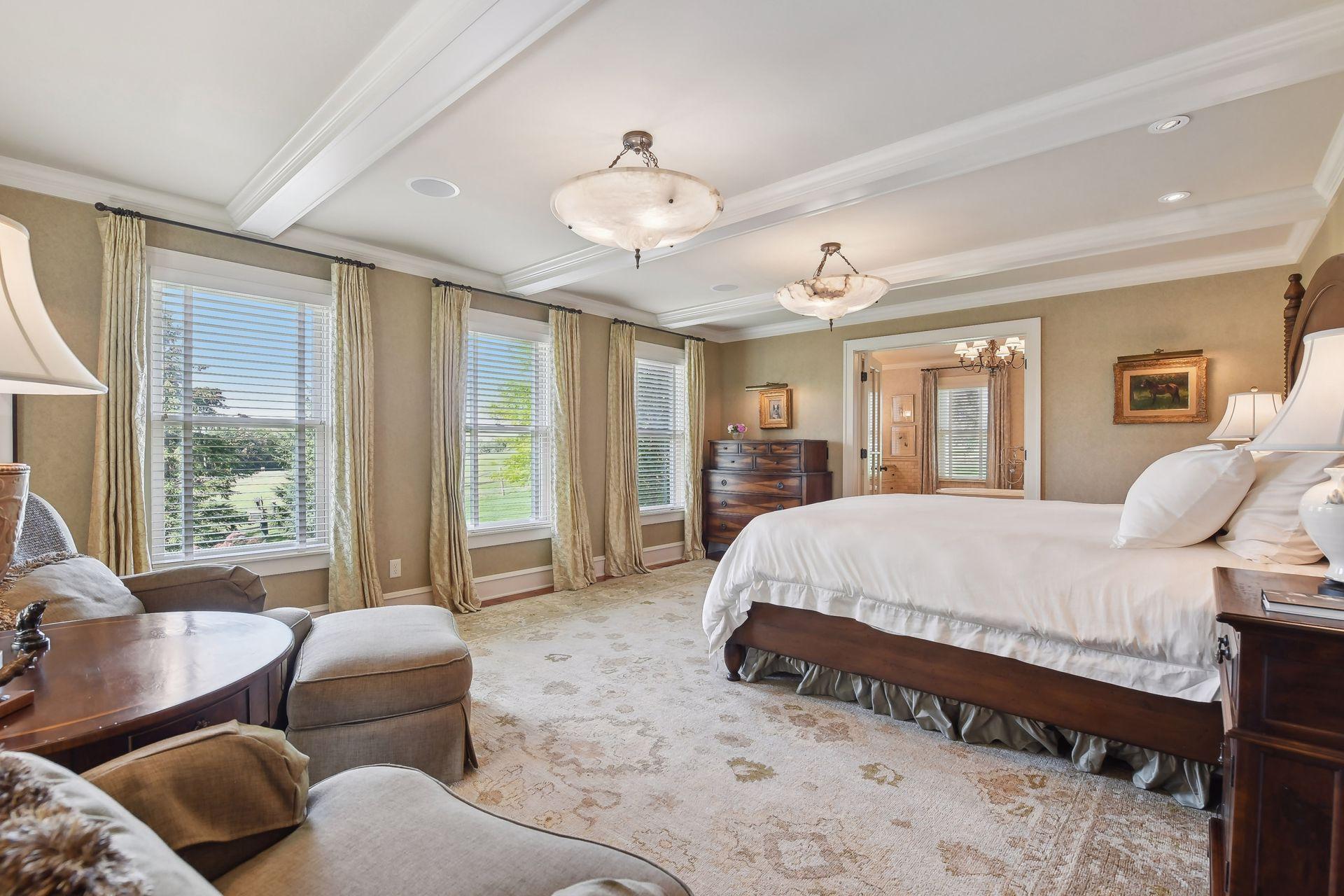 11126 Eastwood Avenue SE