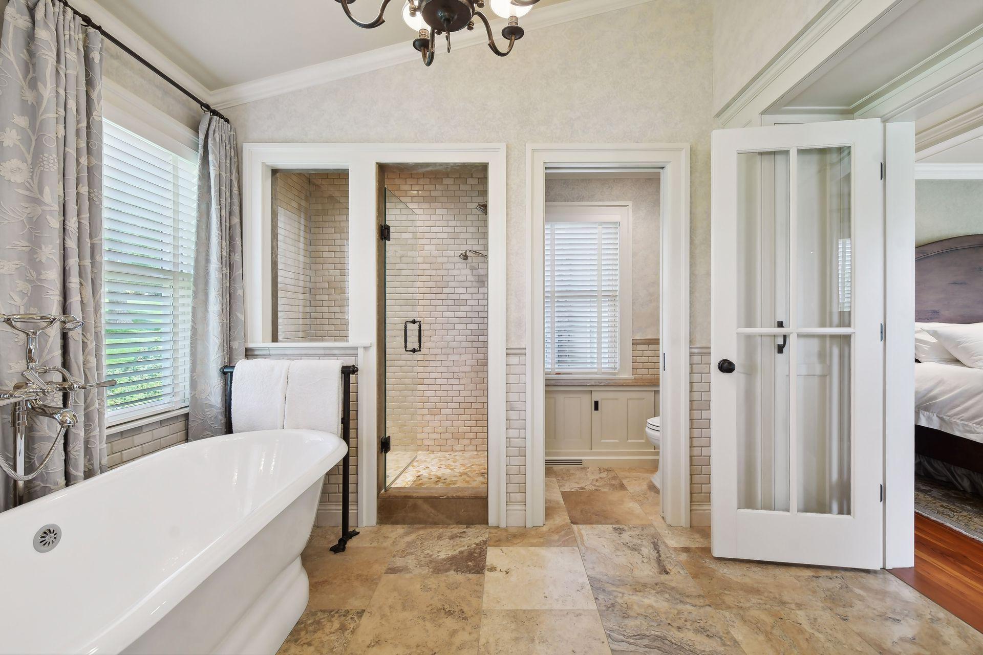 11126 Eastwood Avenue SE