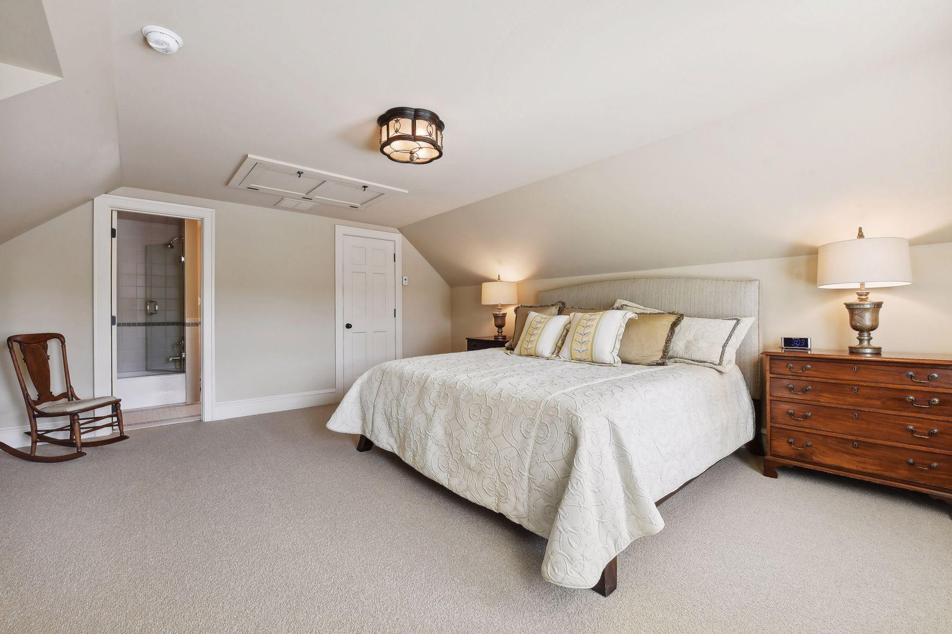 11126 Eastwood Avenue SE