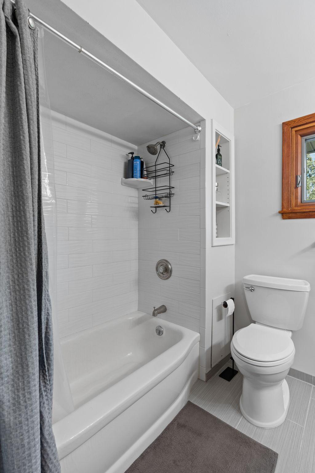 8219 Washburn Avenue S