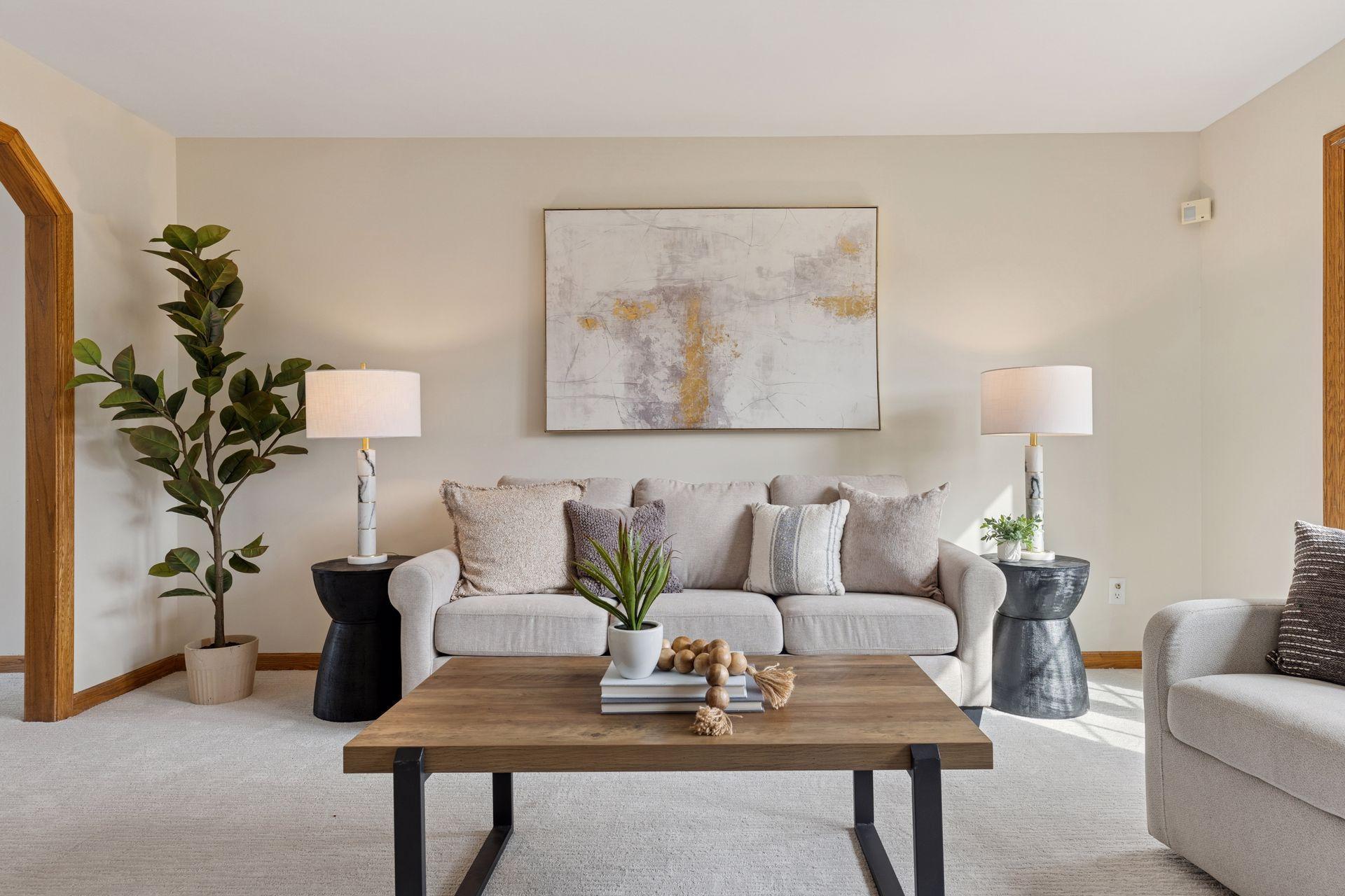 14 Hill Farm Circle