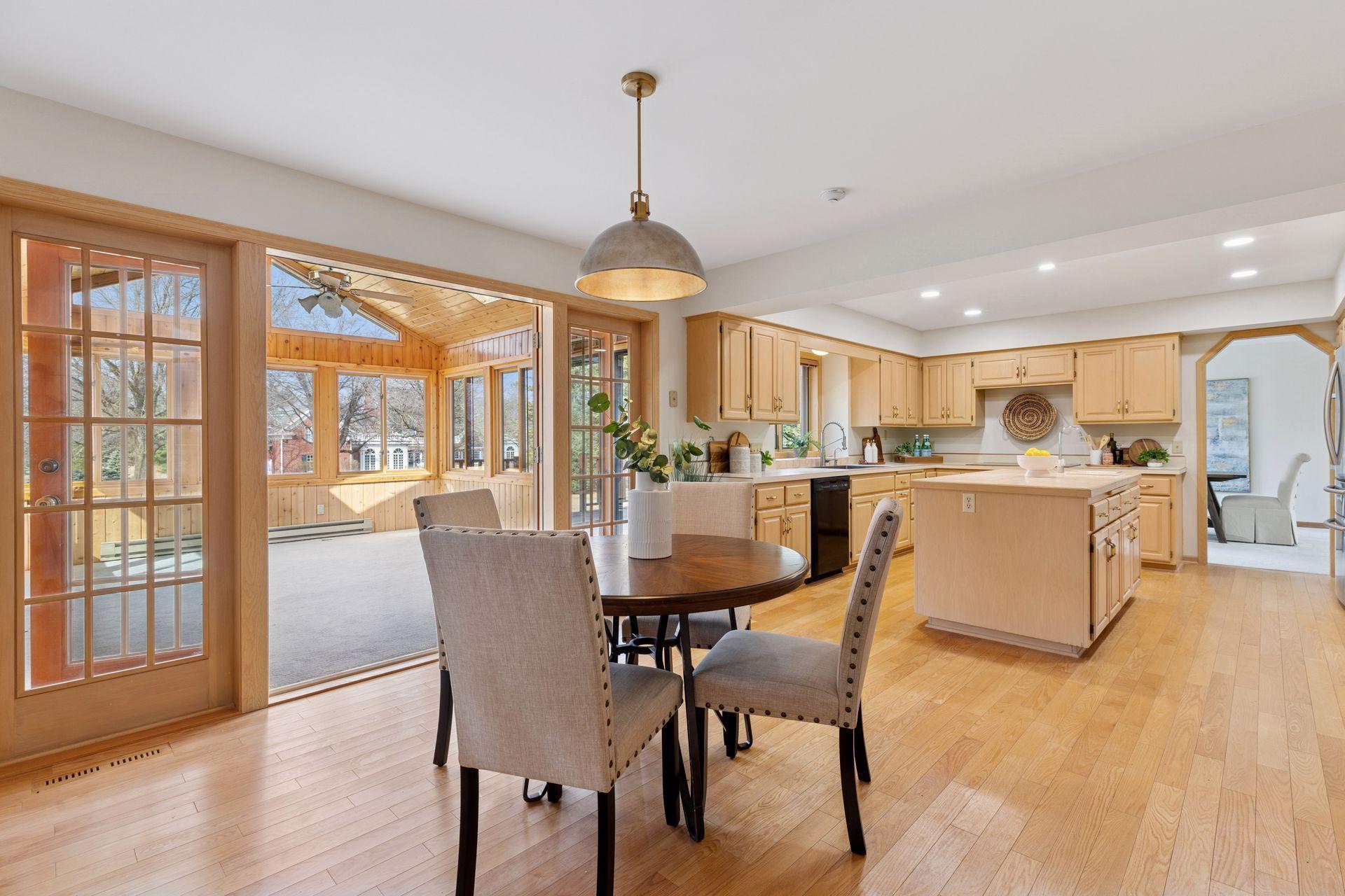 14 Hill Farm Circle