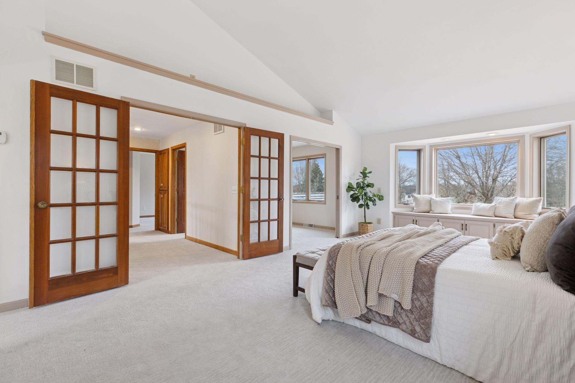 14 Hill Farm Circle