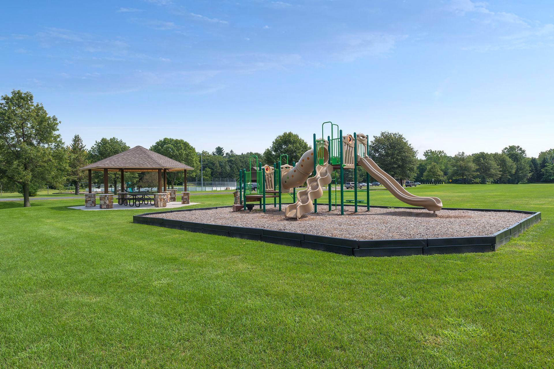 14 Hill Farm Circle