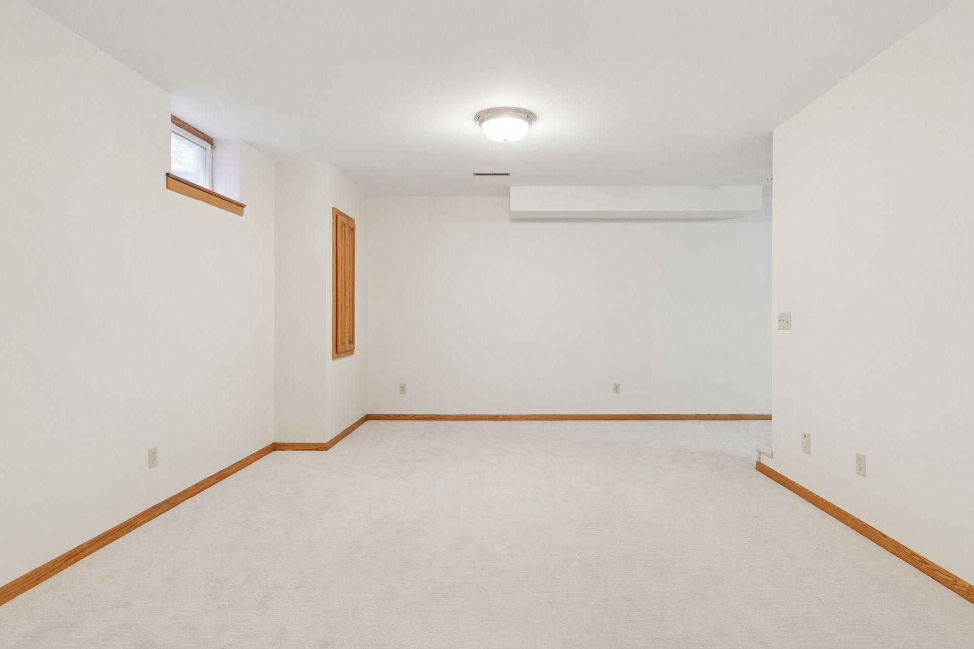 14 Hill Farm Circle