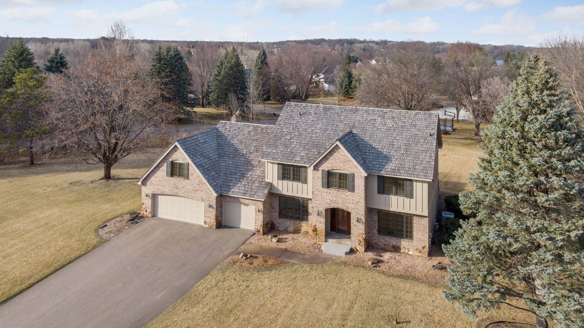 14 Hill Farm Circle