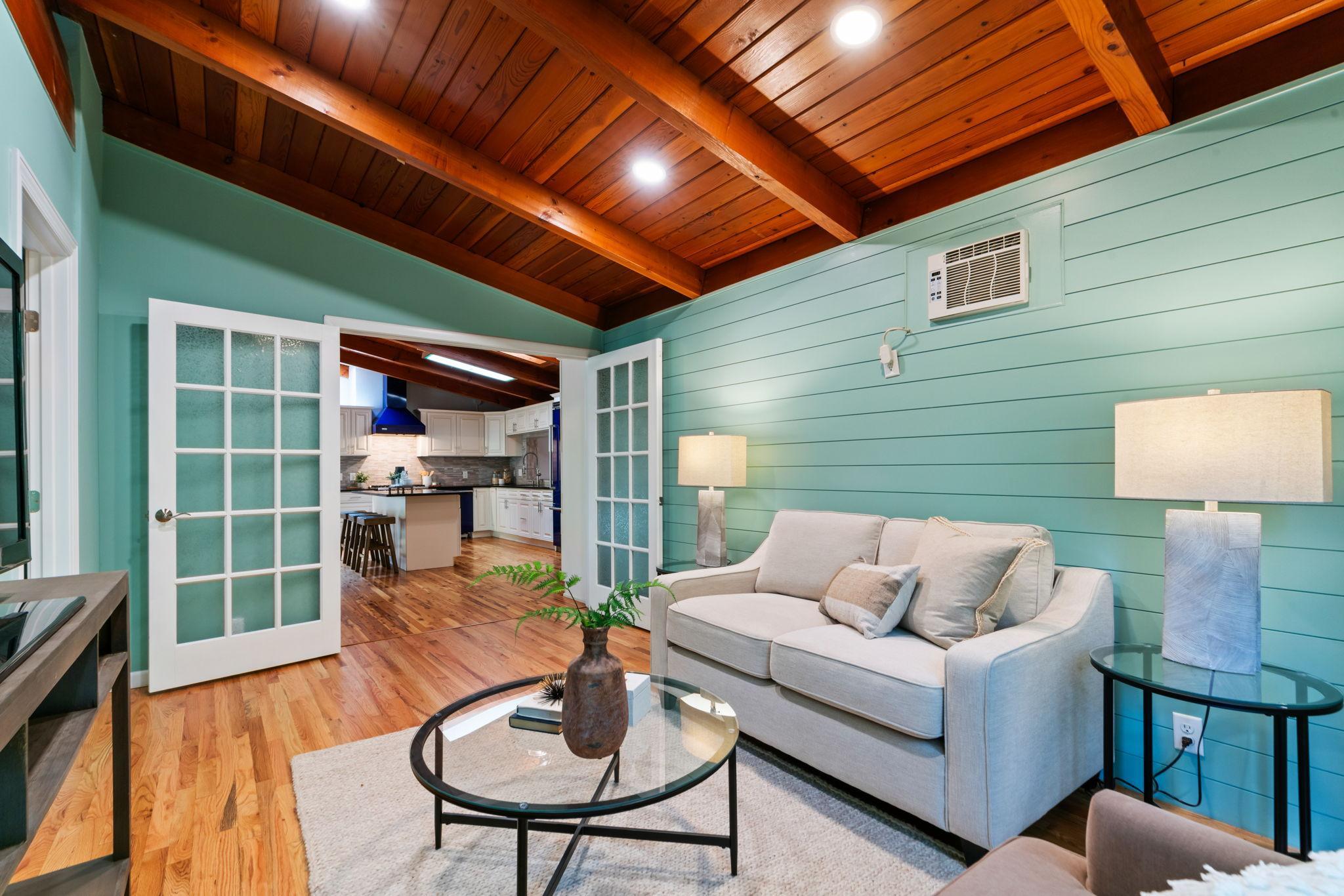 11705 Live Oak Drive