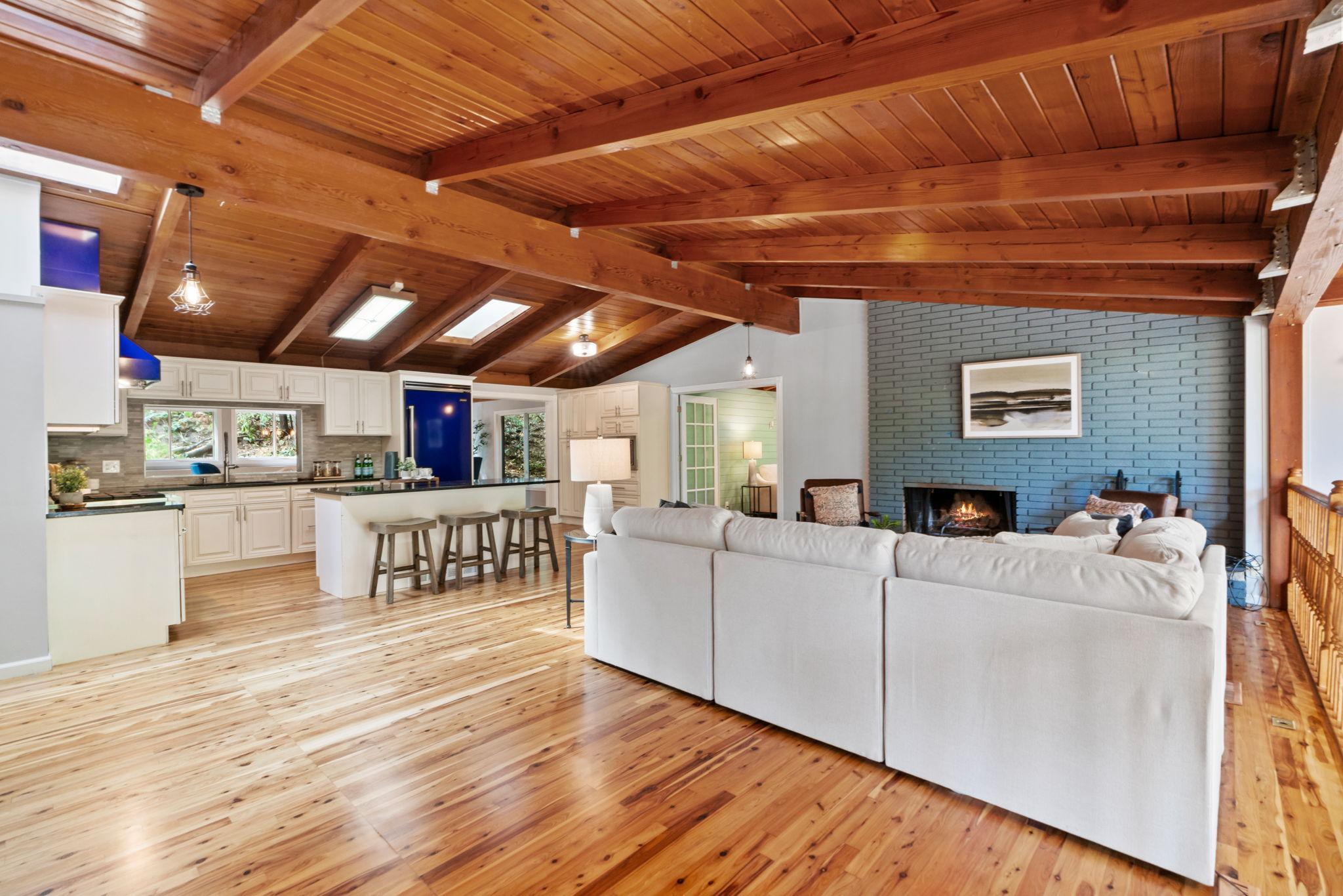 11705 Live Oak Drive