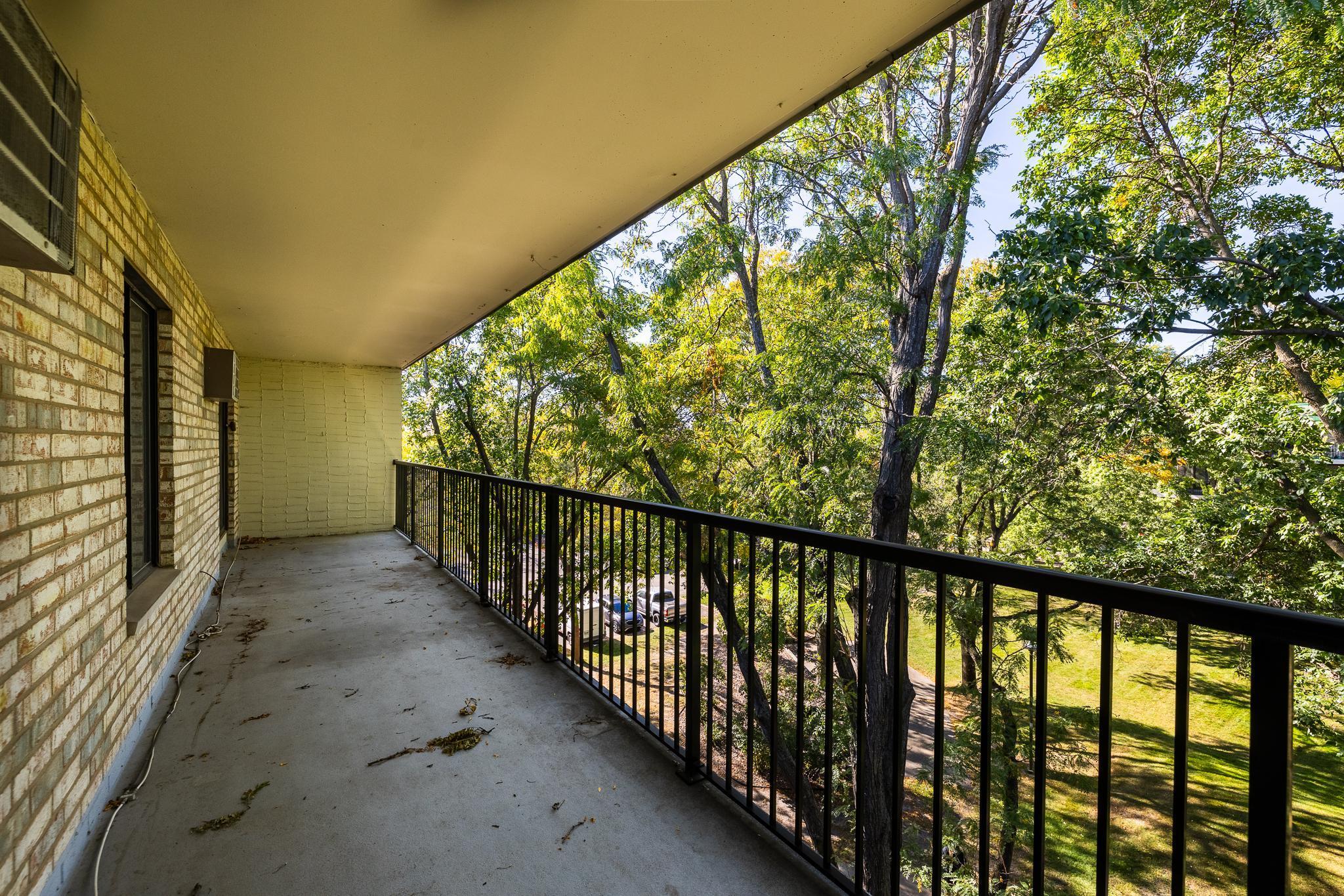 10521 Cedar Lake Road Unit: 518