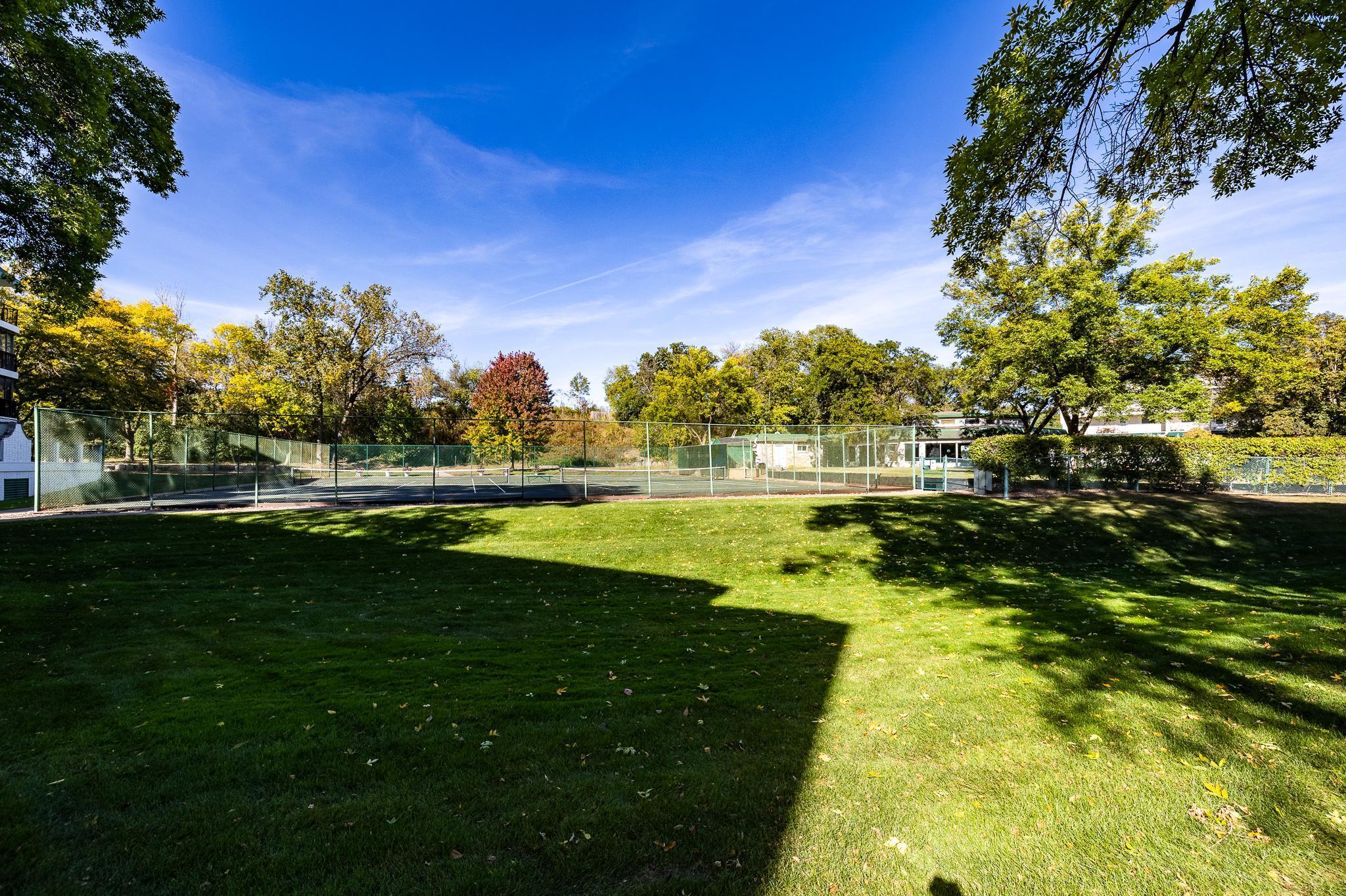 10521 Cedar Lake Road Unit: 518