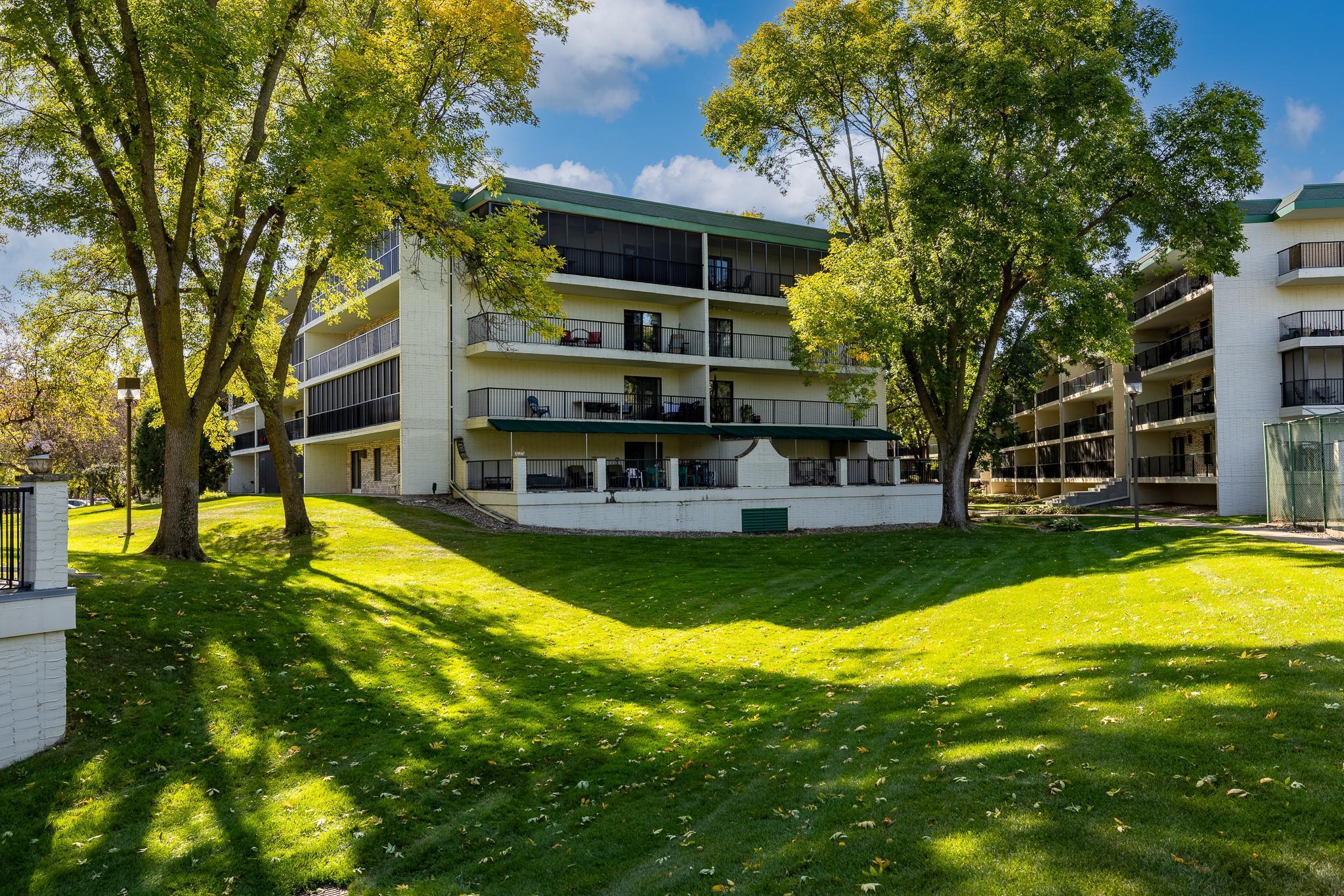 10521 Cedar Lake Road Unit: 518