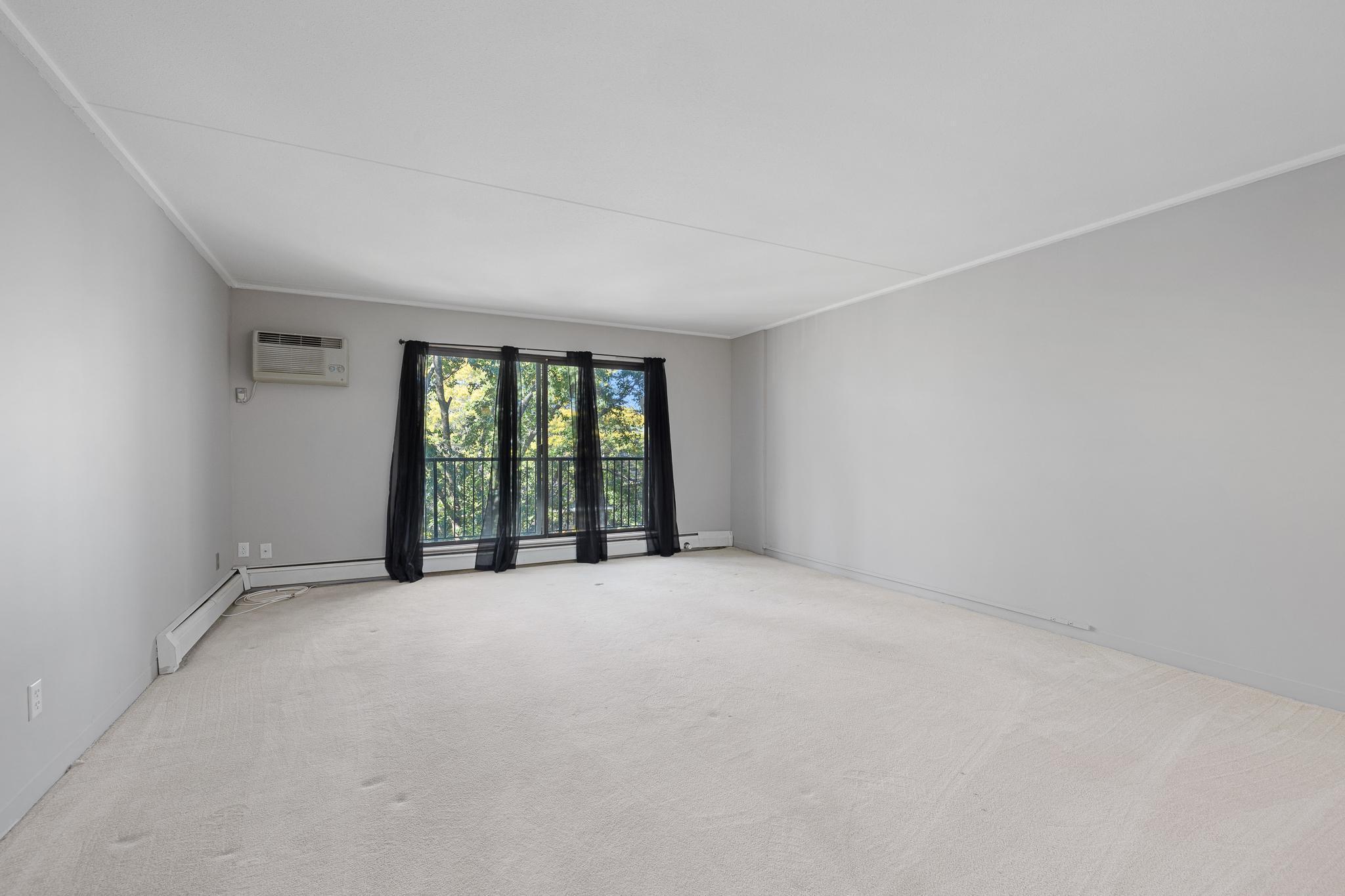 10521 Cedar Lake Road Unit: 518