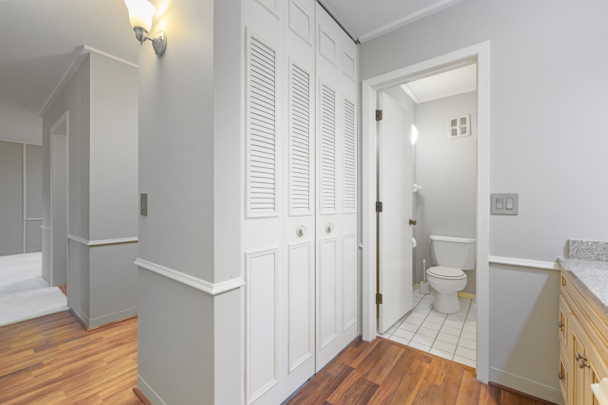 10521 Cedar Lake Road Unit: 518