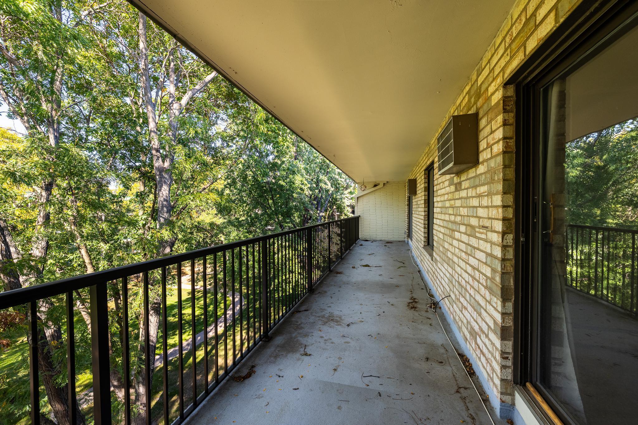 10521 Cedar Lake Road Unit: 518