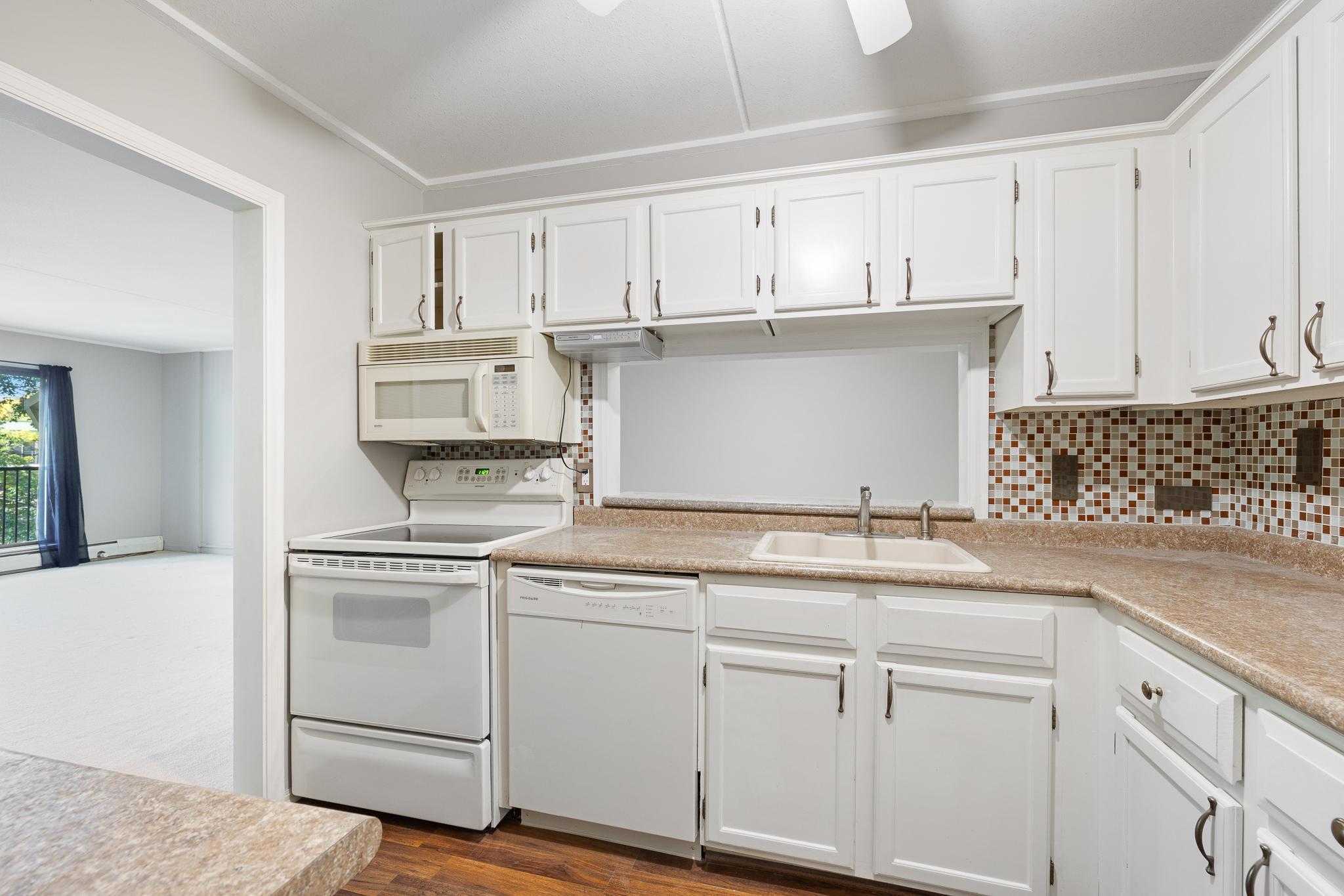 10521 Cedar Lake Road Unit: 518