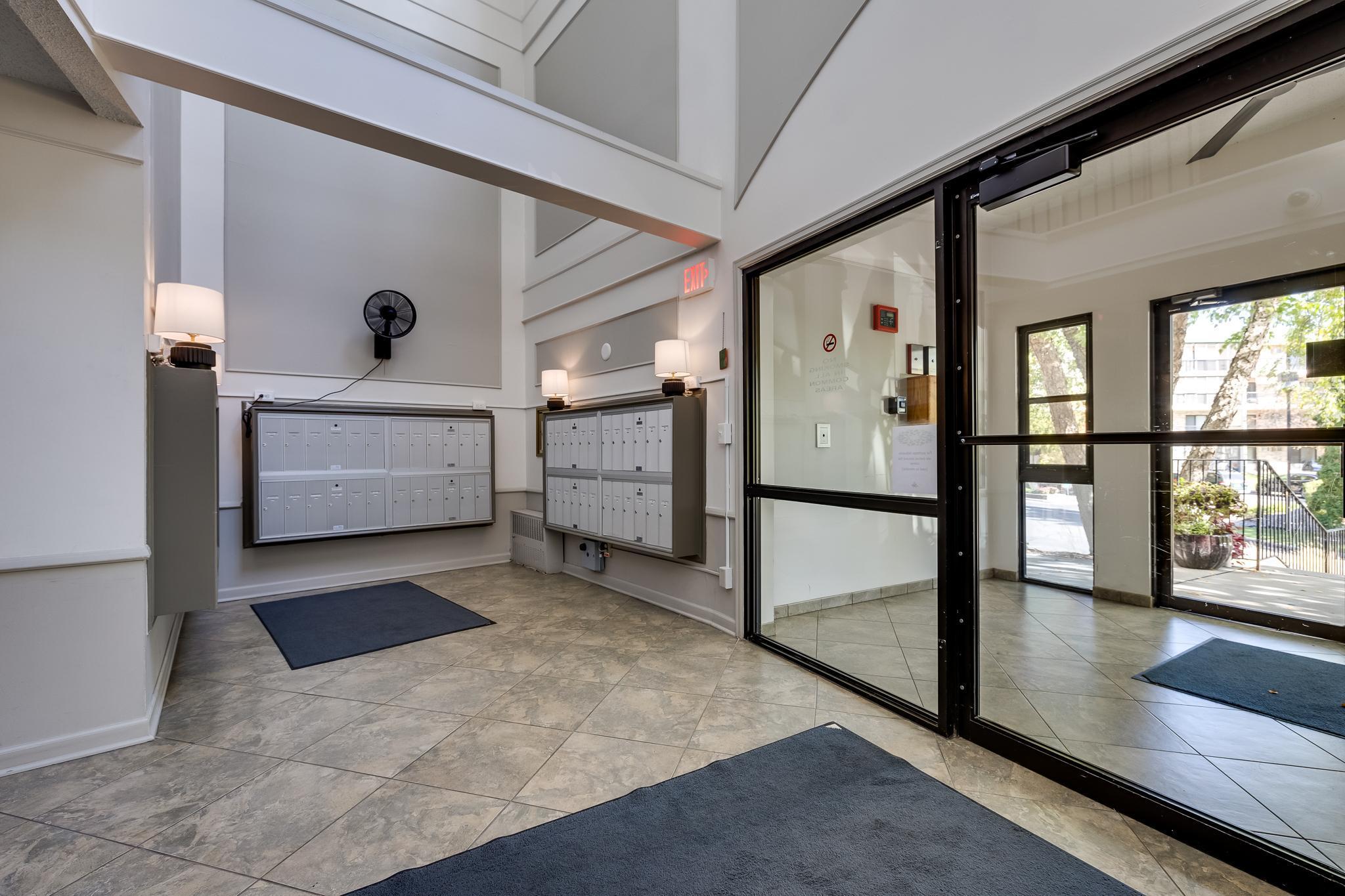 10521 Cedar Lake Road Unit: 518