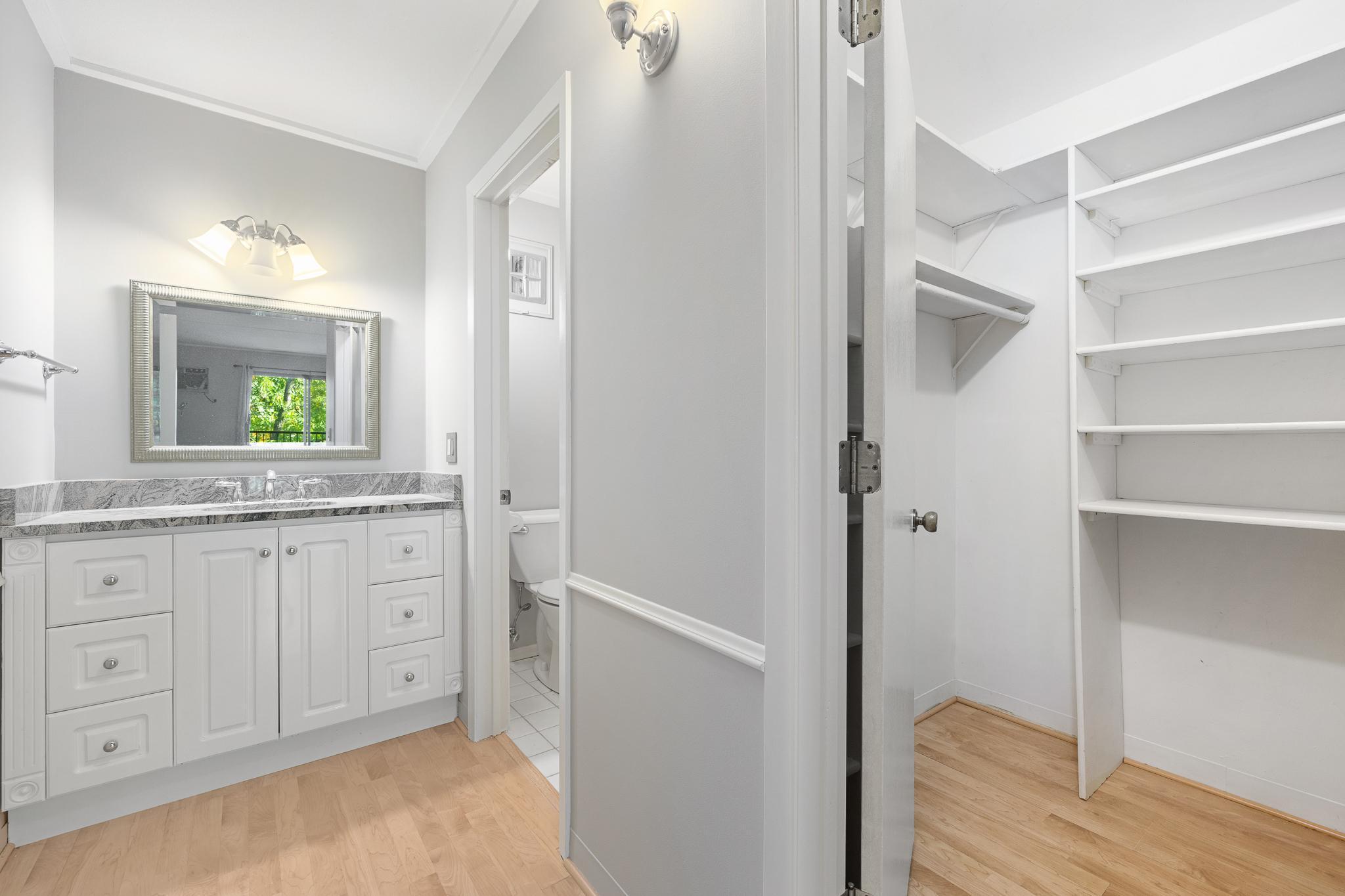 10521 Cedar Lake Road Unit: 518