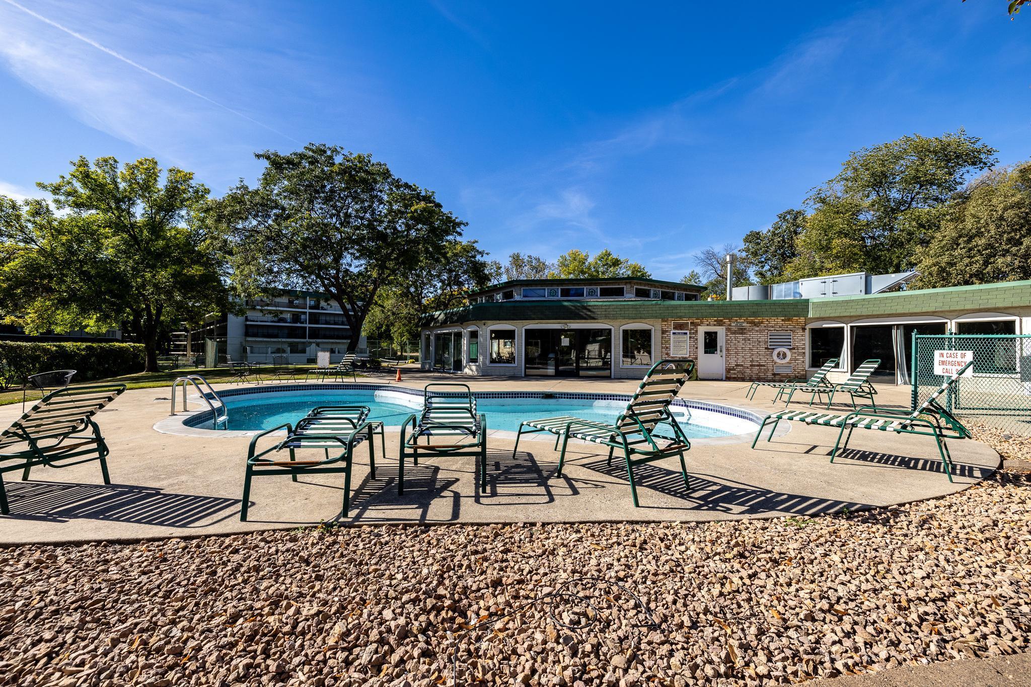 10521 Cedar Lake Road Unit: 518