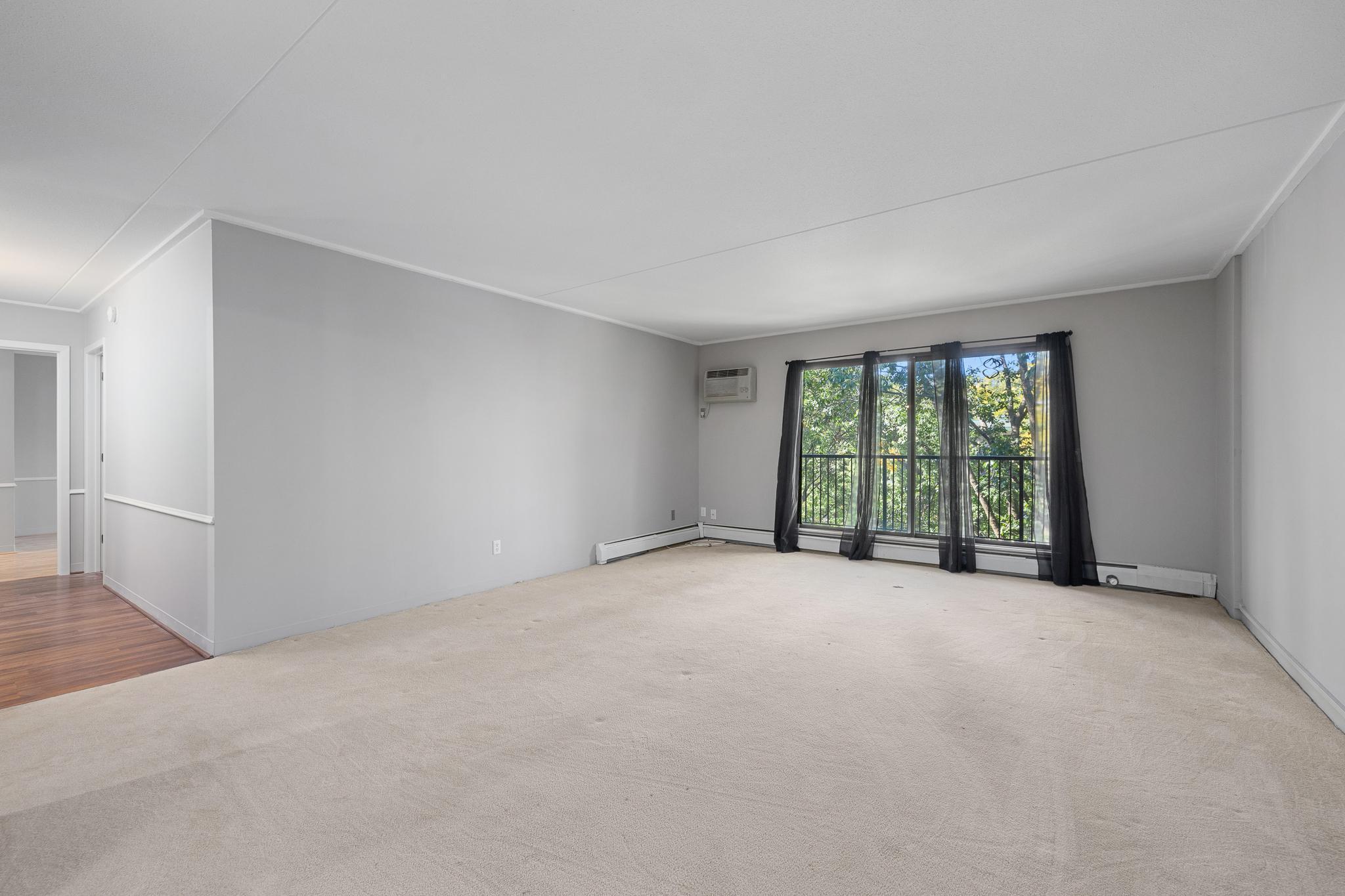 10521 Cedar Lake Road Unit: 518