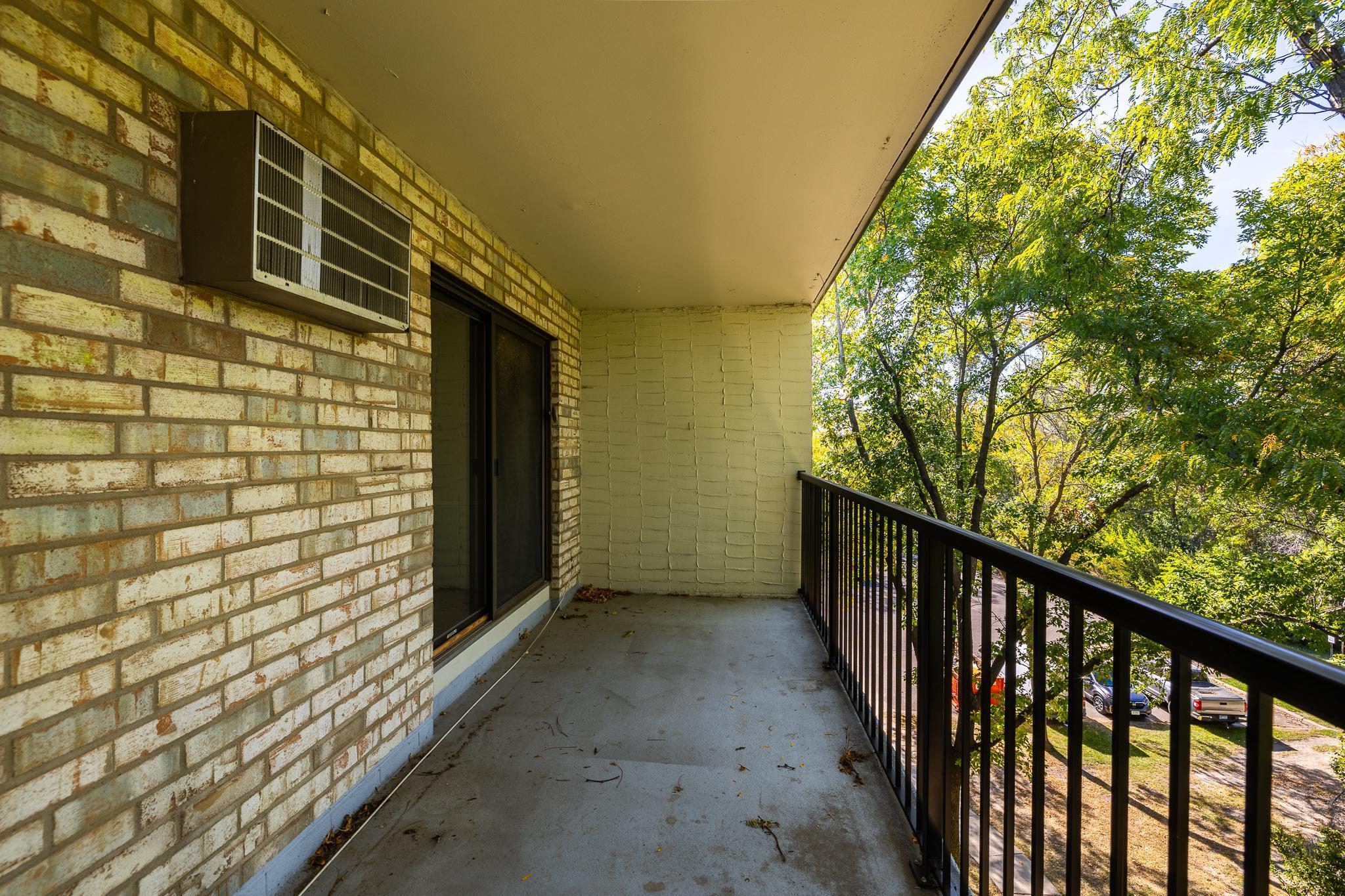 10521 Cedar Lake Road Unit: 518