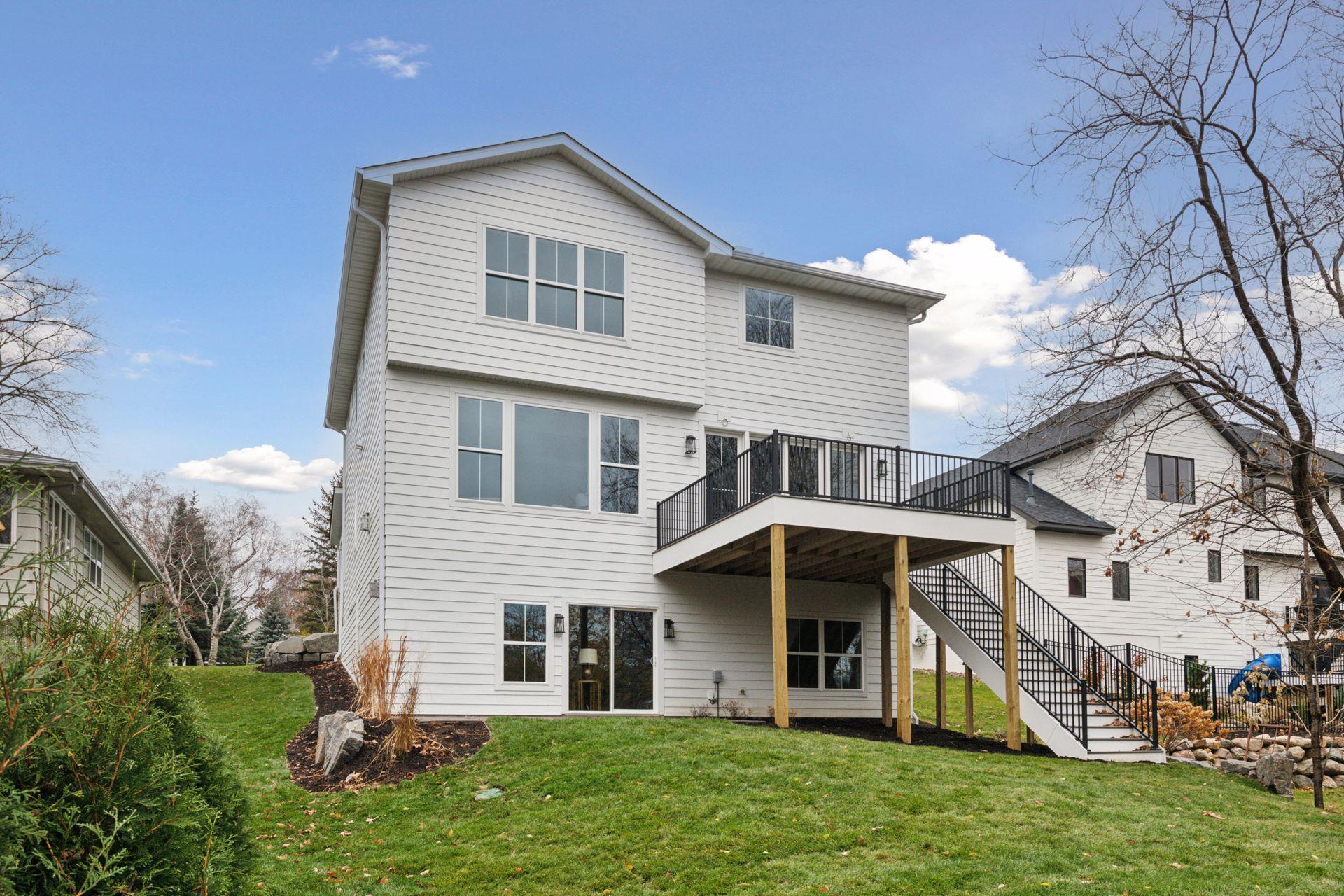 124 Chicago Avenue N