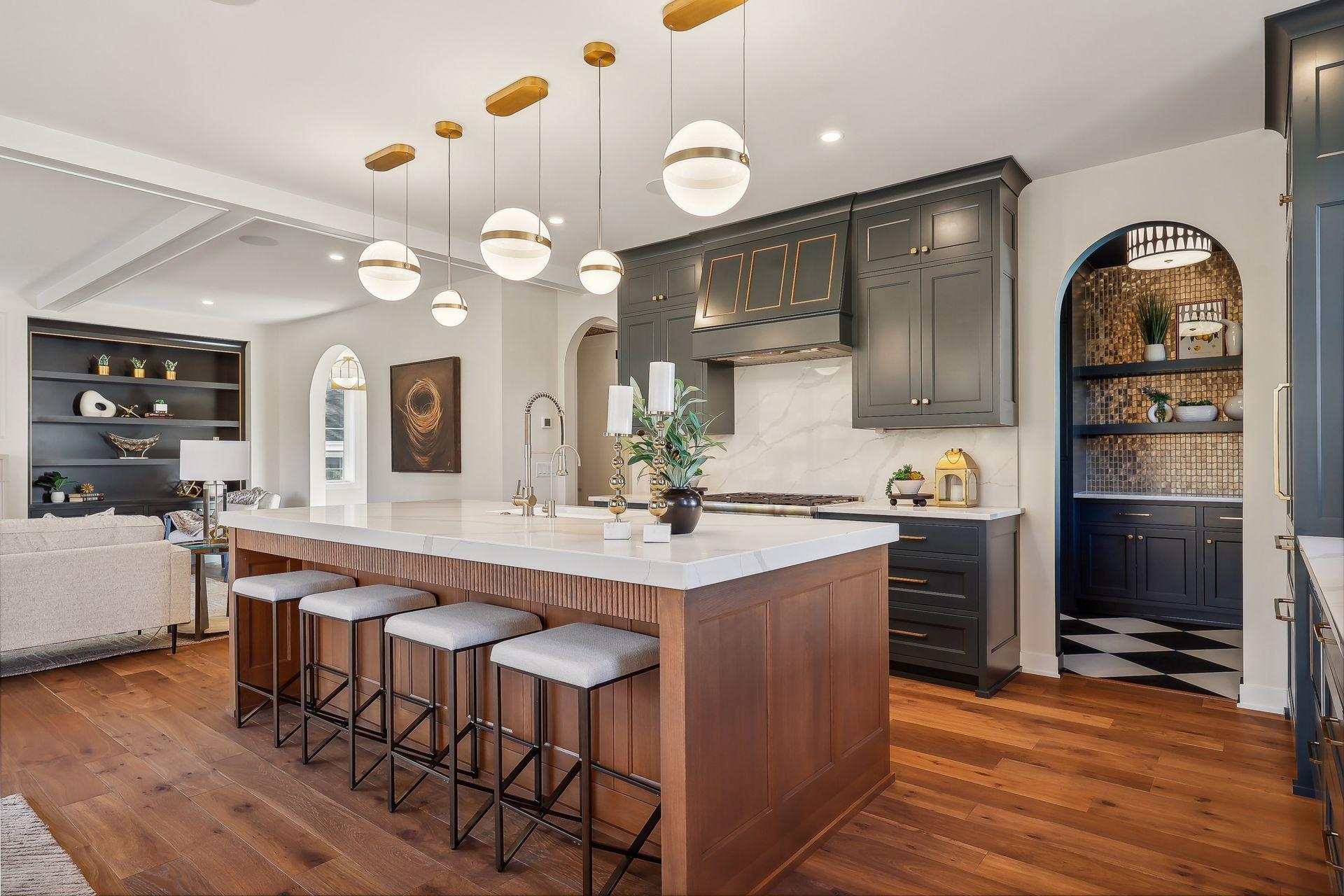 124 Chicago Avenue N